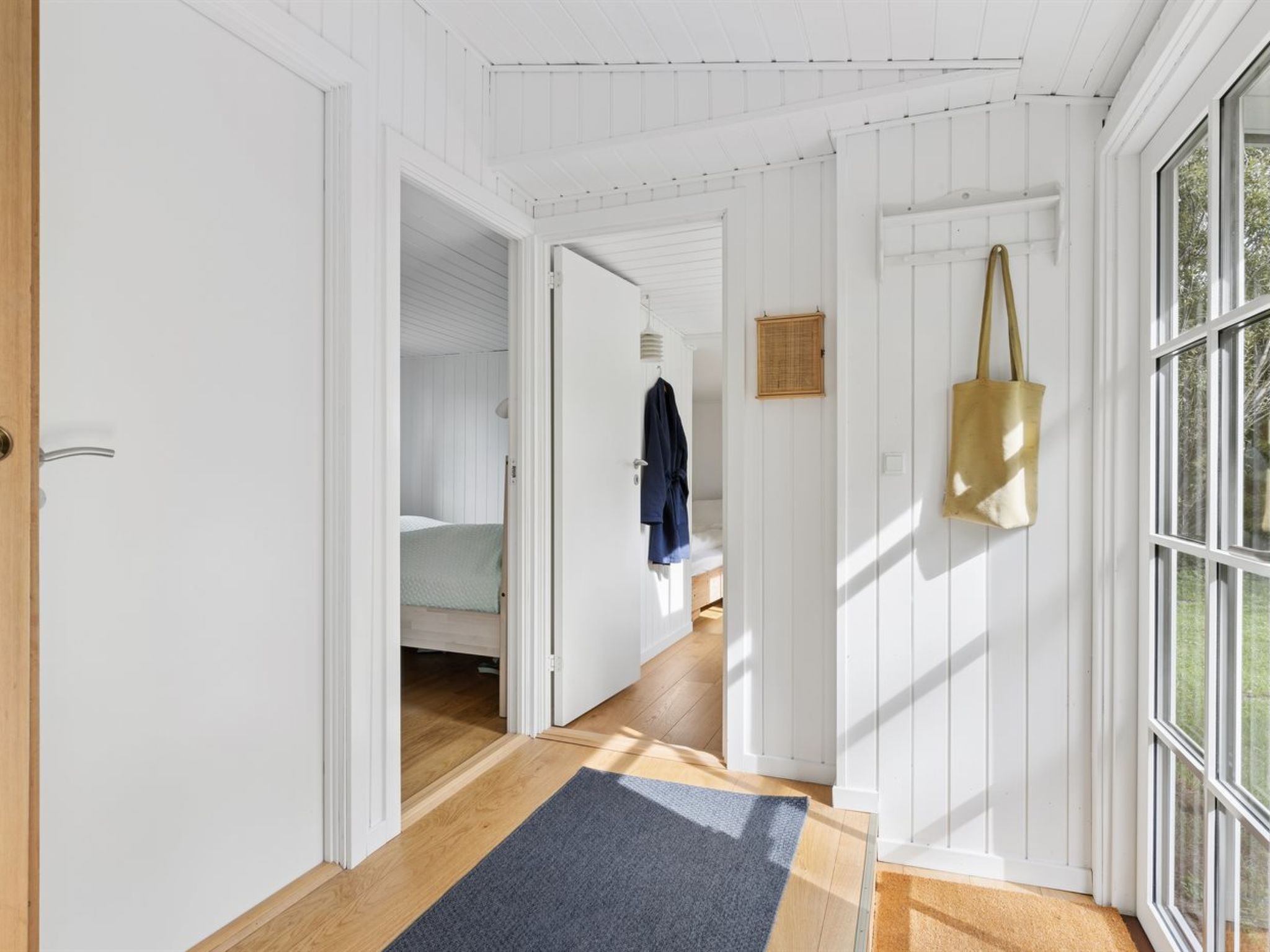 "Brynja" - 2.5km from the sea - Binnen