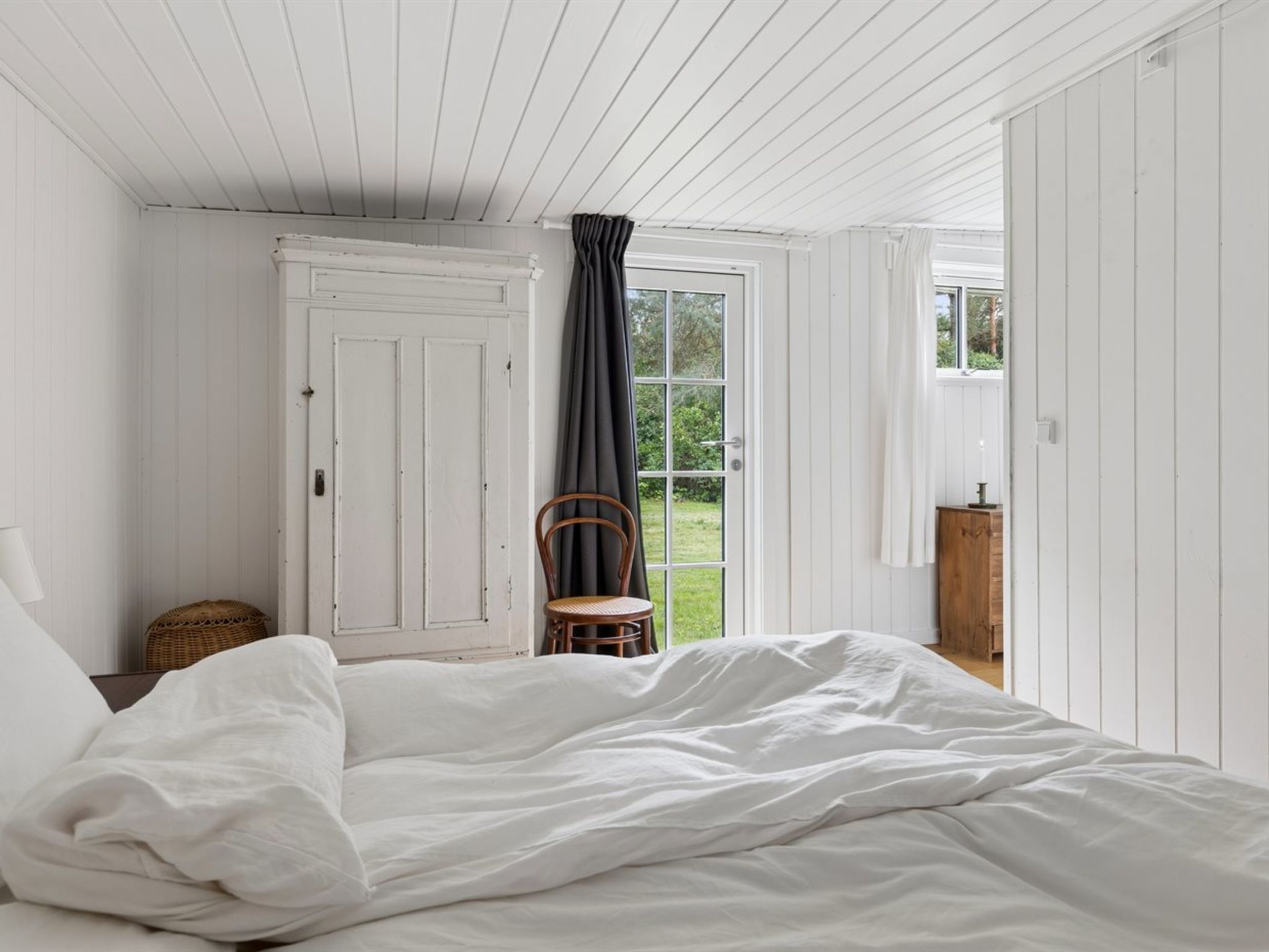 "Brynja" - 2.5km from the sea - Binnen