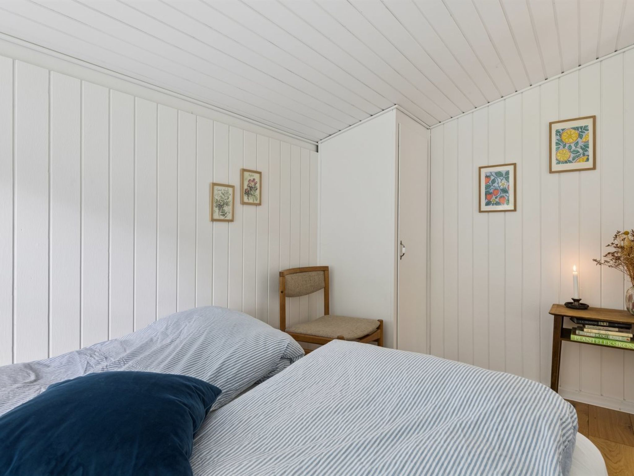 "Brynja" - 2.5km from the sea - Binnen