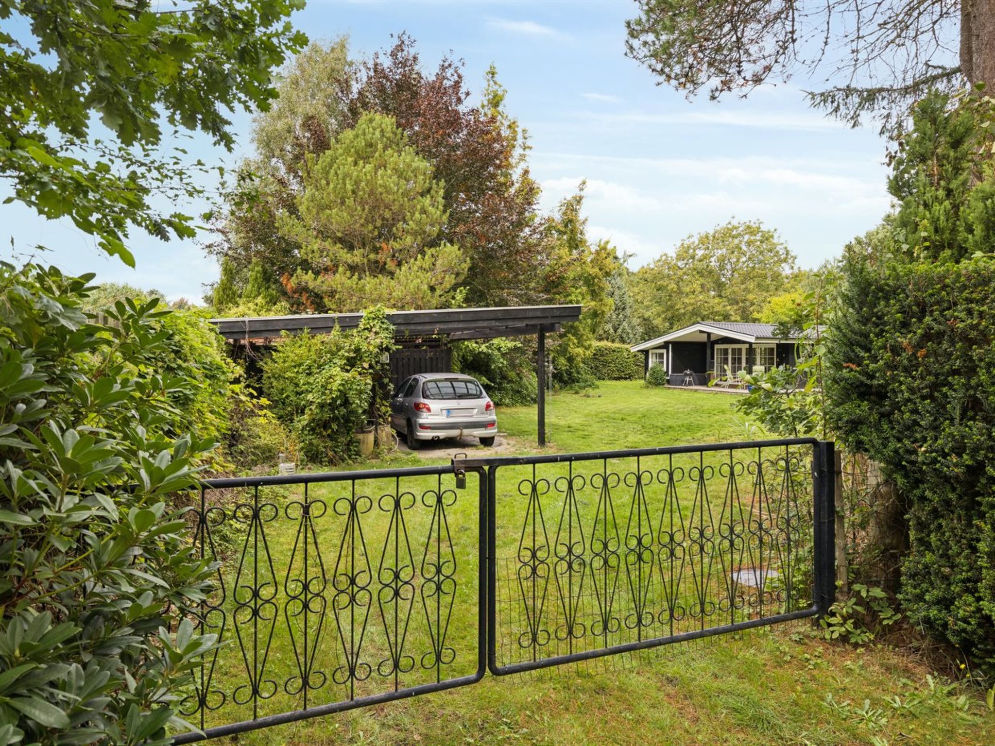 "Brynja" - 2.5km from the sea - Buiten