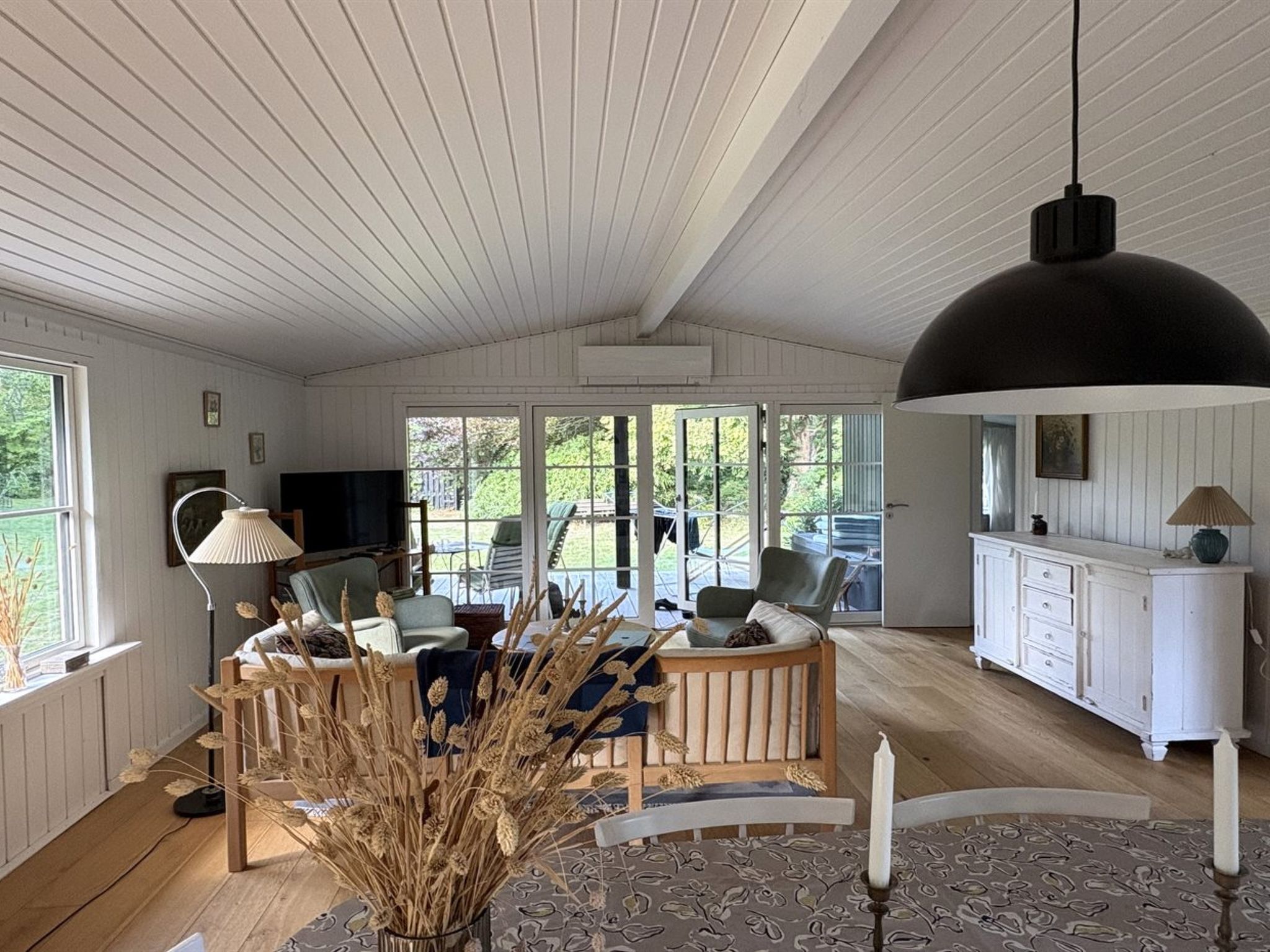 "Brynja" - 2.5km from the sea