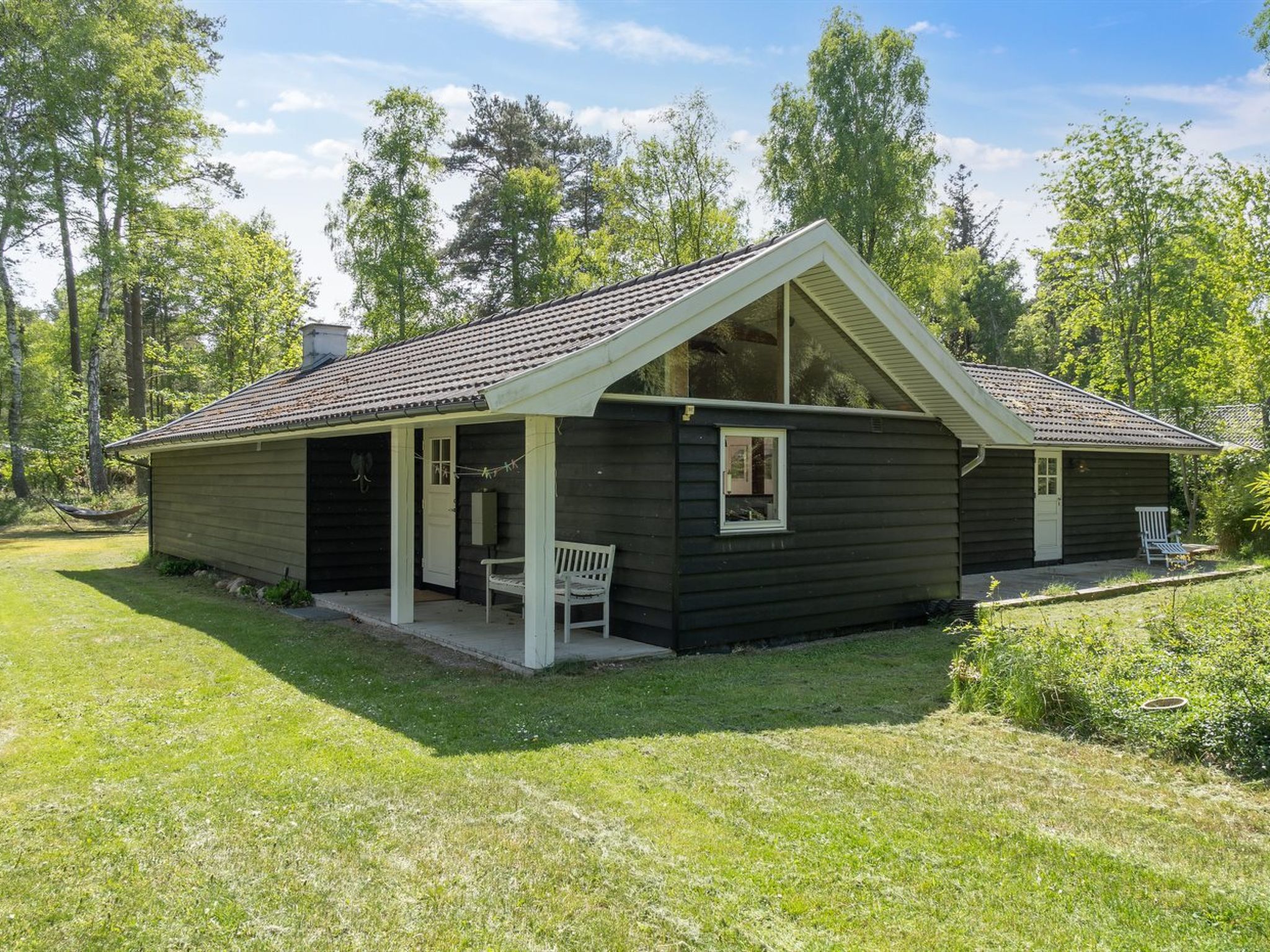 "Amina" - 1.1km from the sea