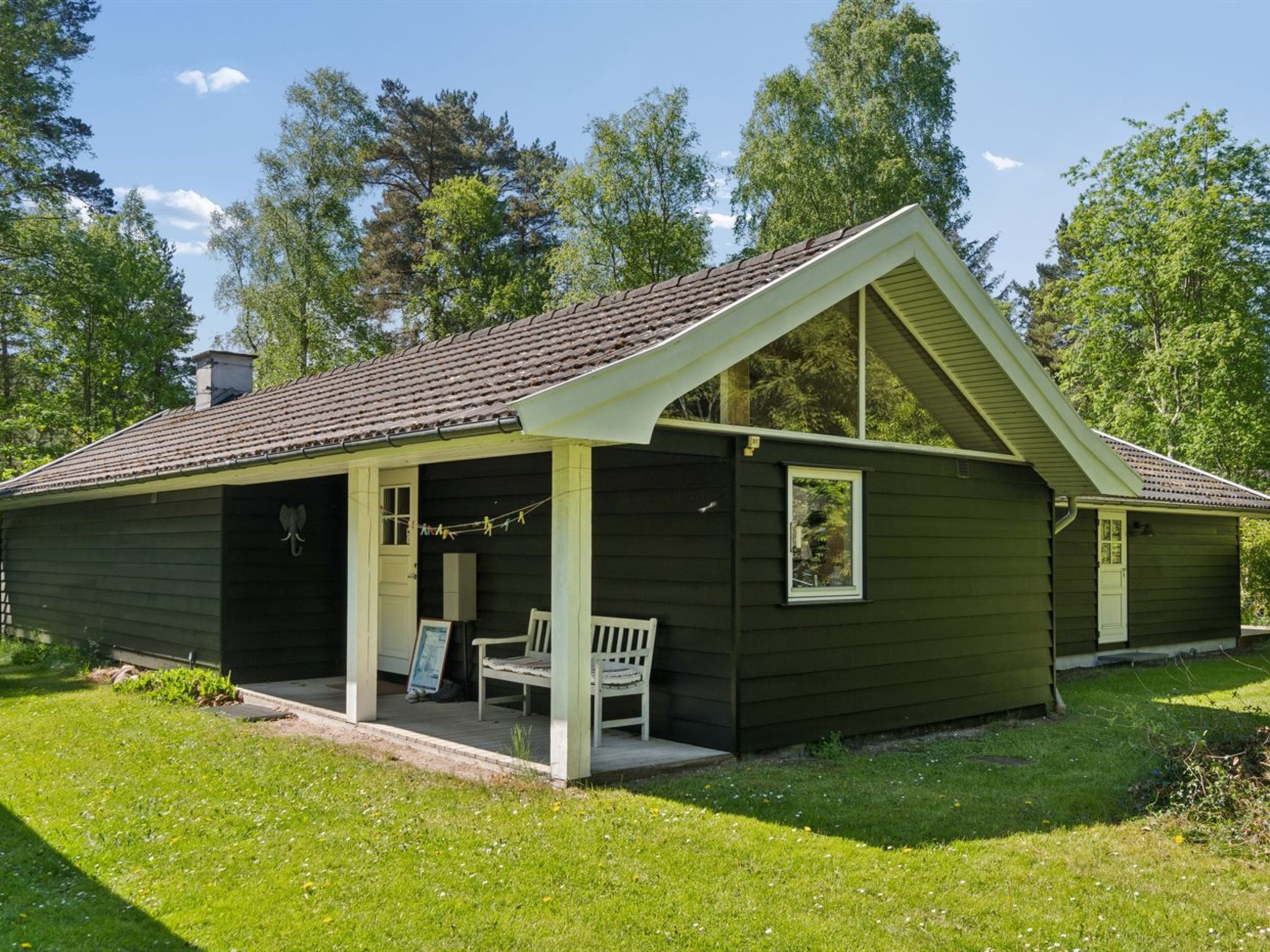 "Amina" - 1.1km from the sea