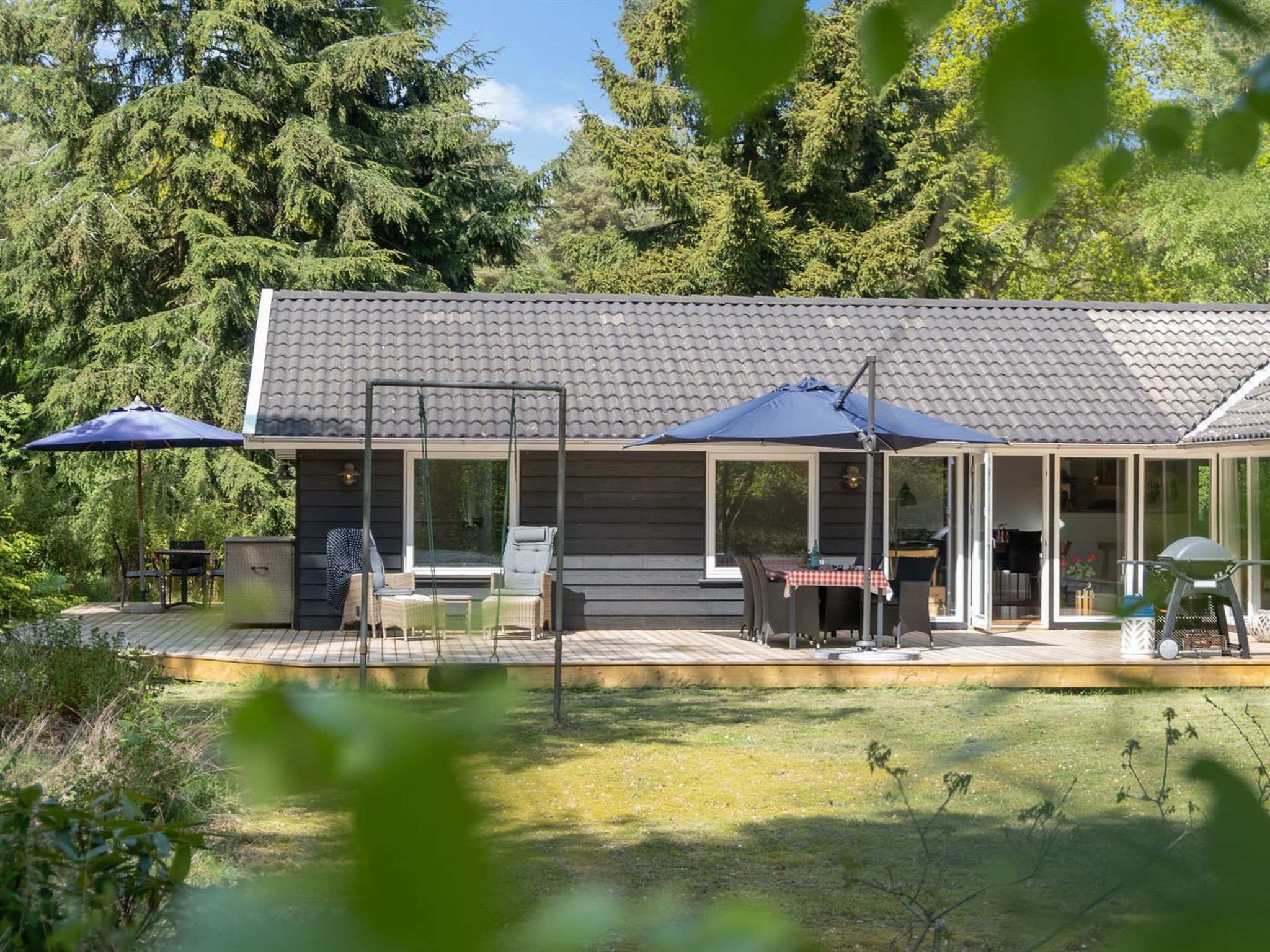 "Amina" - 1.1km from the sea