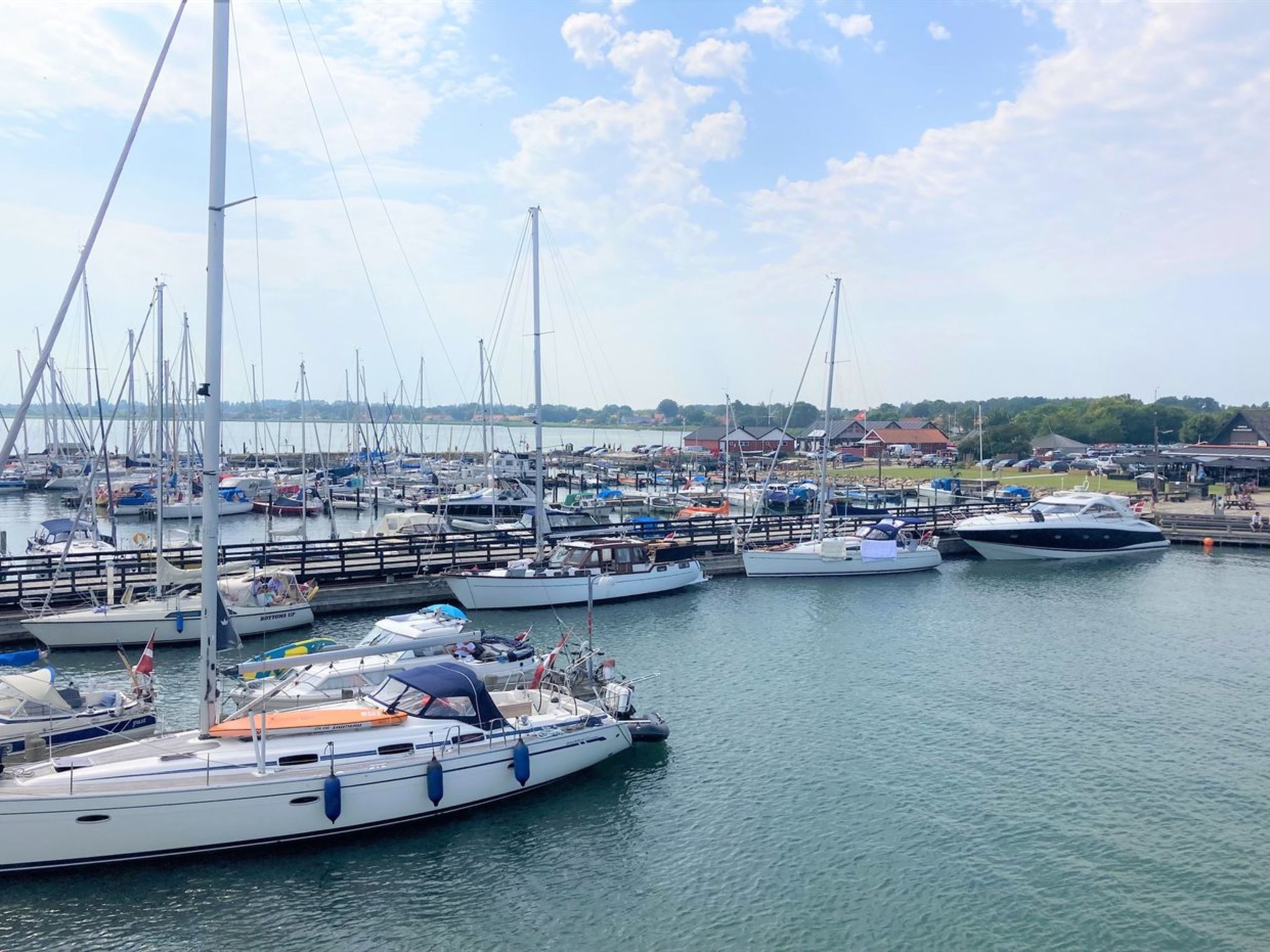 "Toska" - 100m to the fjord-Buiten