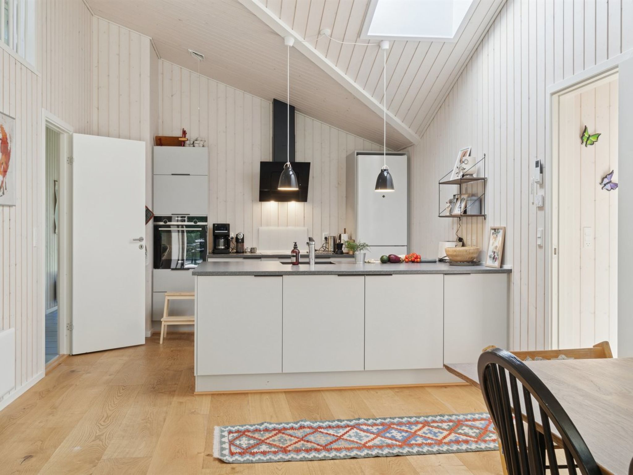 "Ovine" - 1.2km to the fjord-Dedans