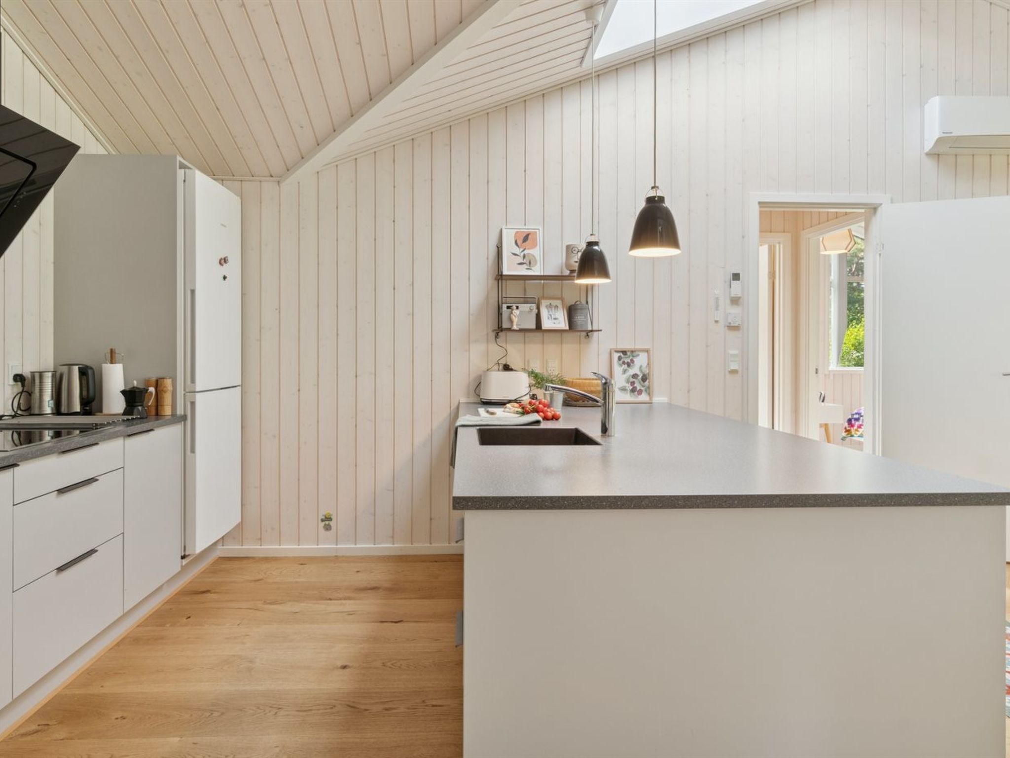 "Ovine" - 1.2km to the fjord-Dedans