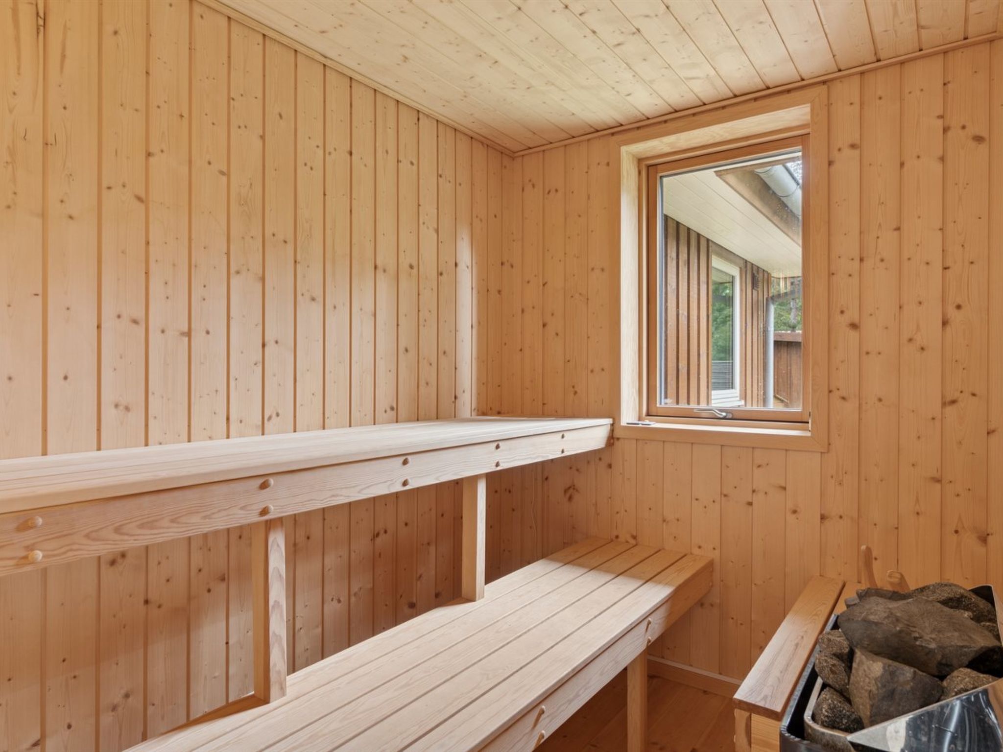 "Ovine" - 1.2km to the fjord-Dedans