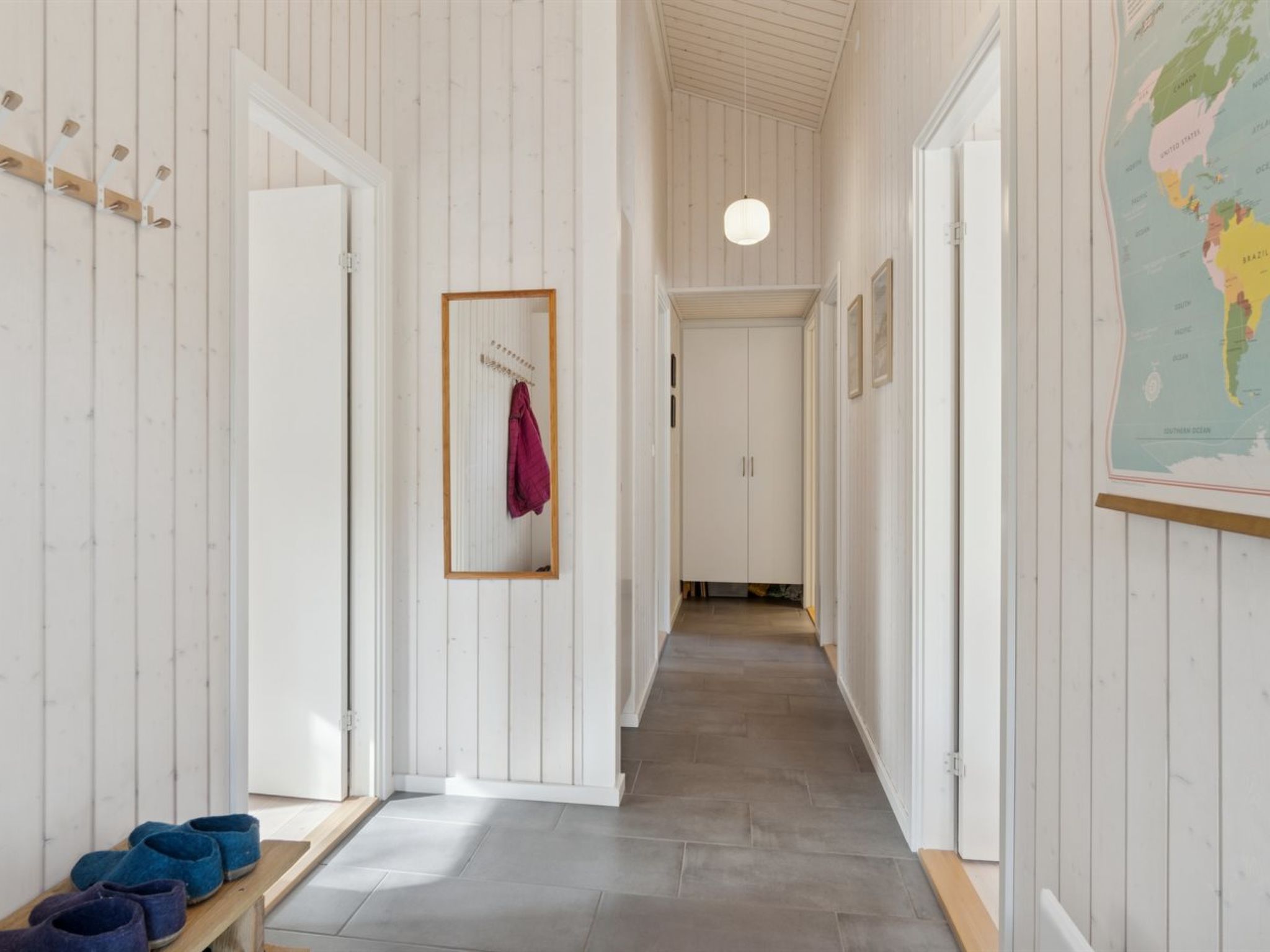 "Ovine" - 1.2km to the fjord-Dedans