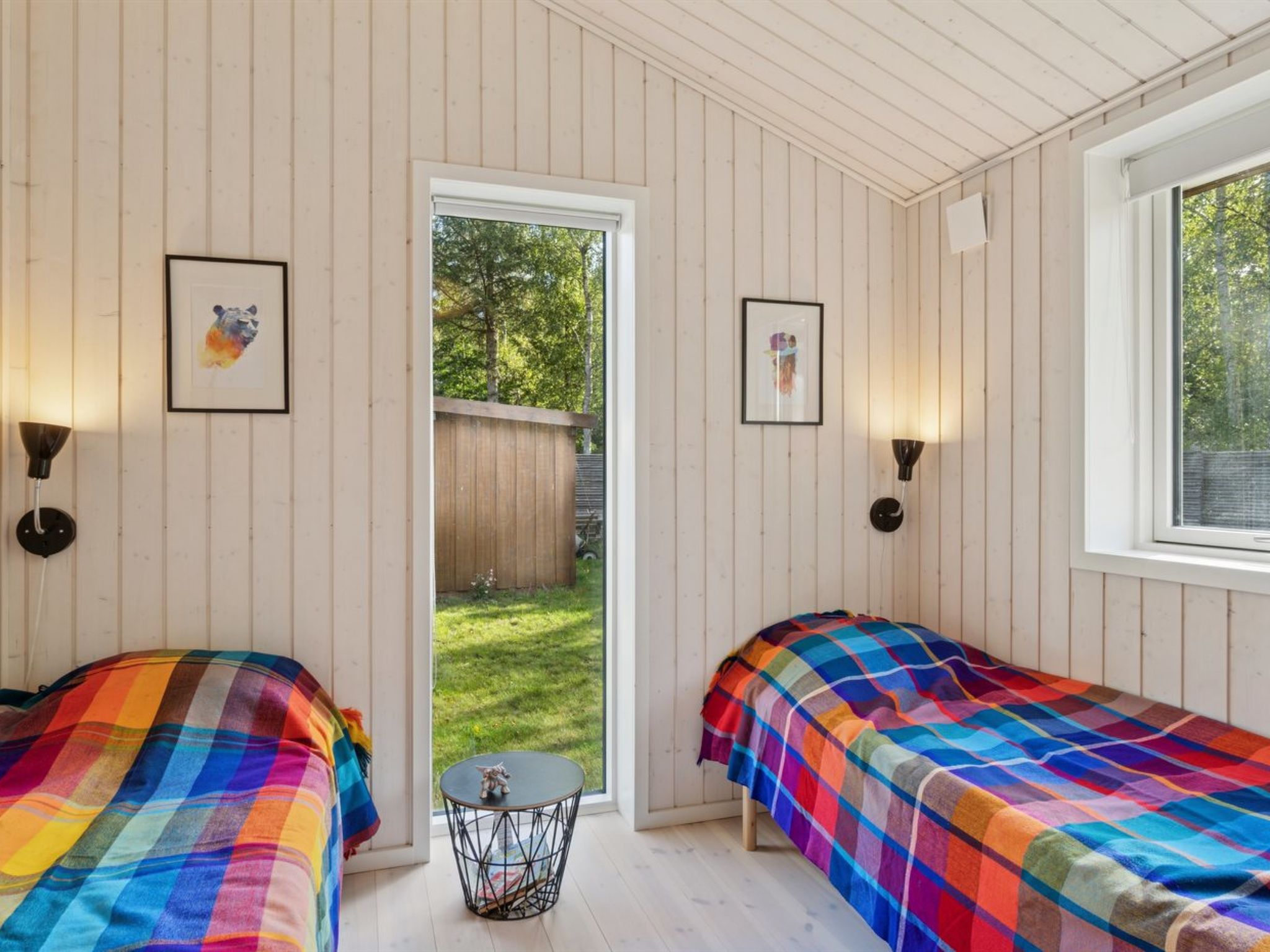 "Ovine" - 1.2km to the fjord-Dedans