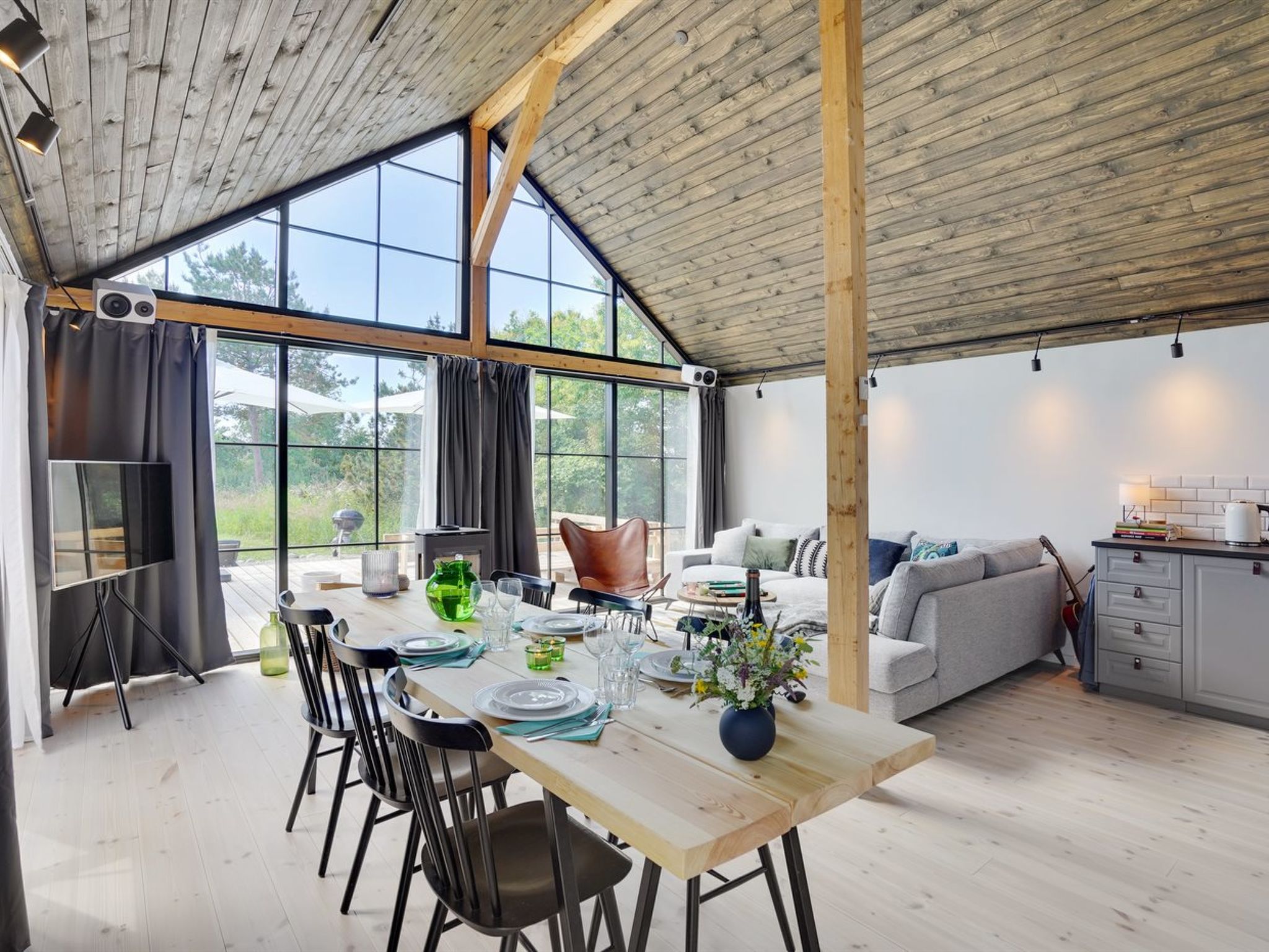"Henrik" - 100m from the sea-Inside
