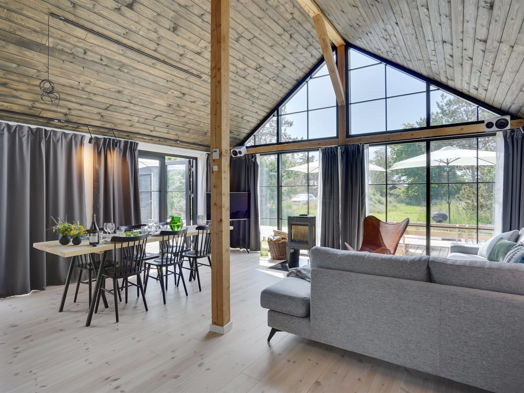 "Henrik" - 100m from the sea-Inside