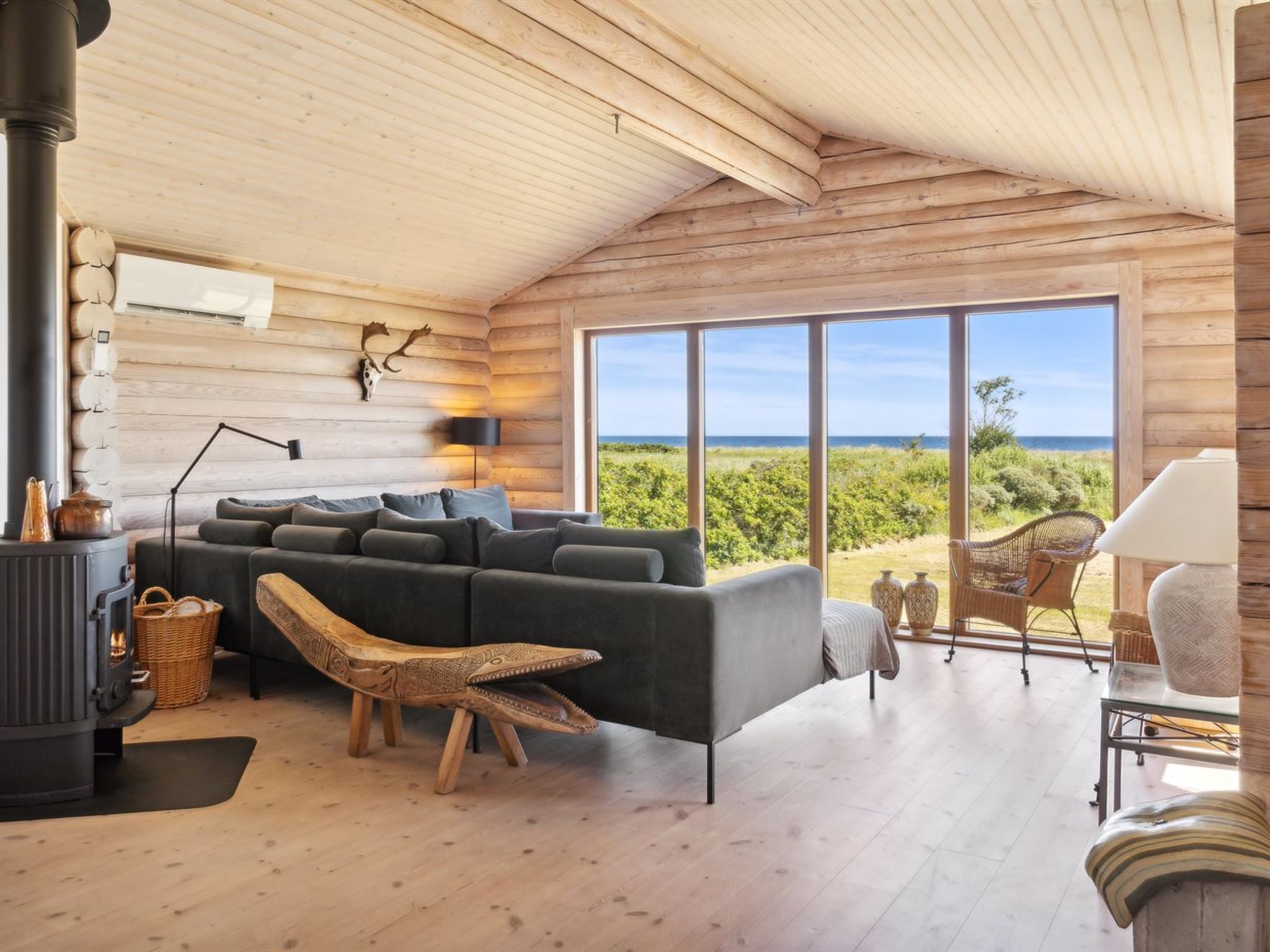 "Guthfast" - 50m from the sea-Inside