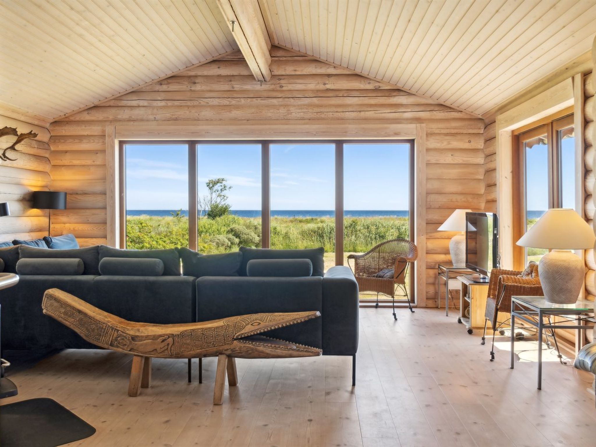 "Guthfast" - 50m from the sea-Inside