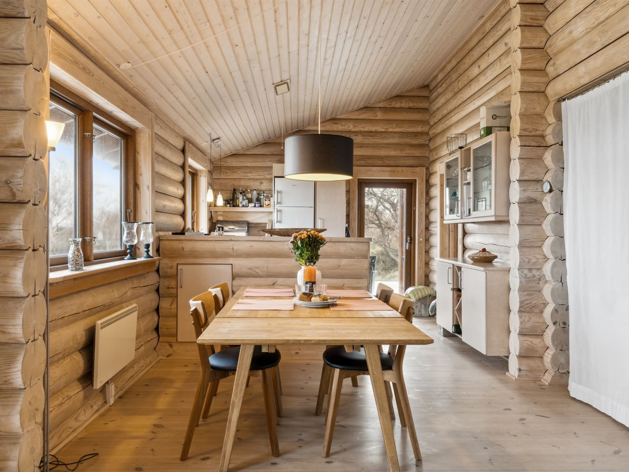 "Guthfast" - 50m from the sea-Inside