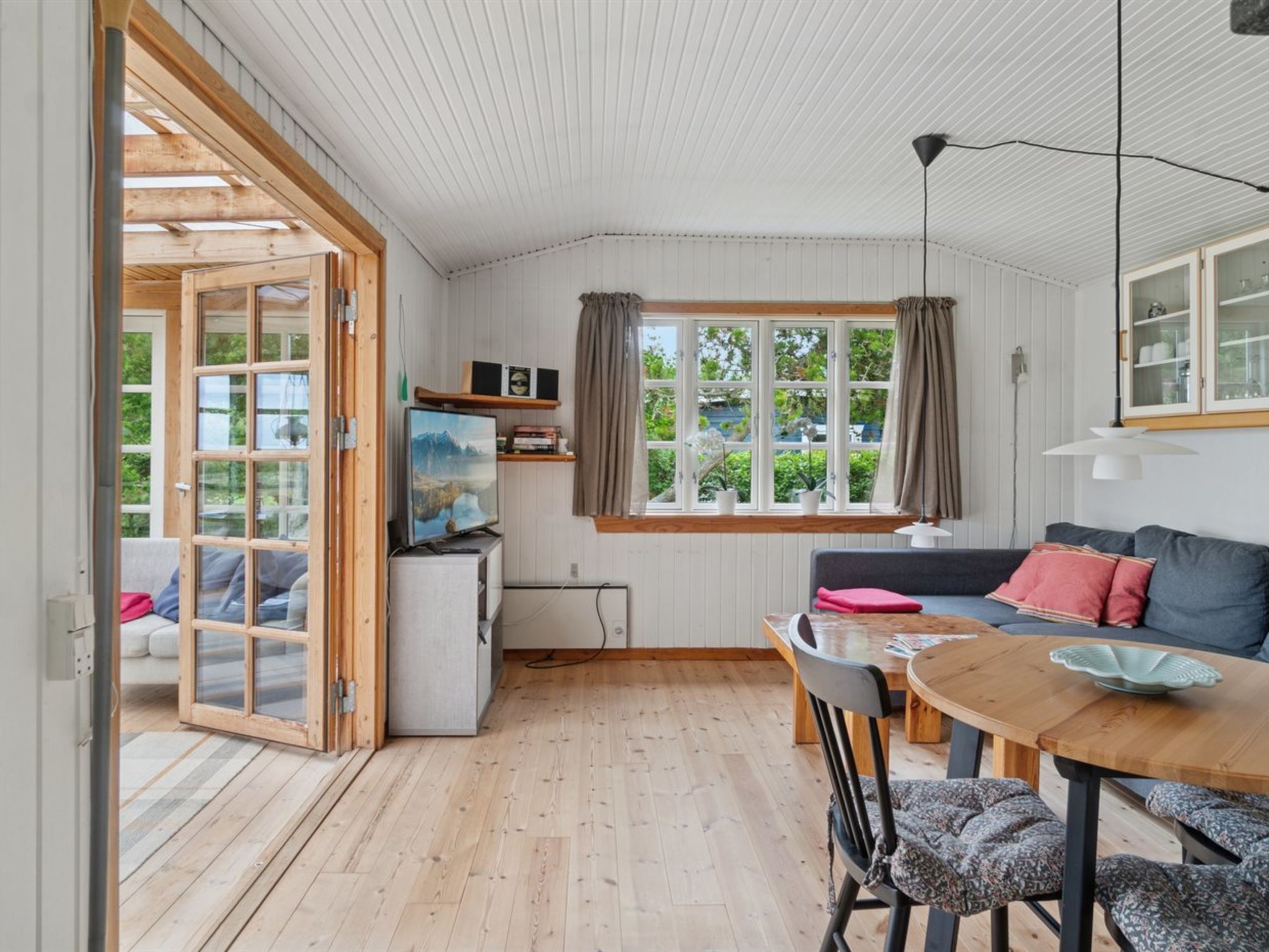 "Catalin" - 50m from the sea-Inside