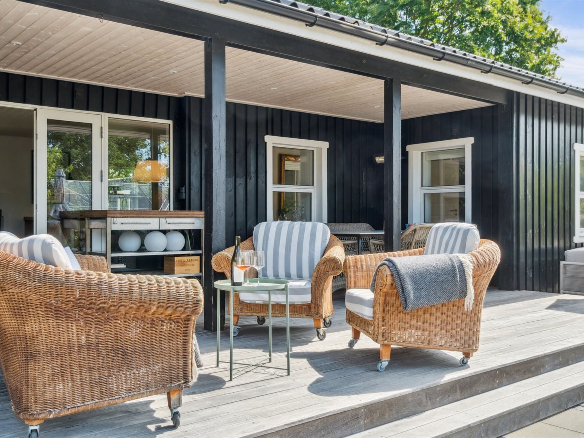 "Botwith" - 125m from the sea — Terrace (2 of 37)