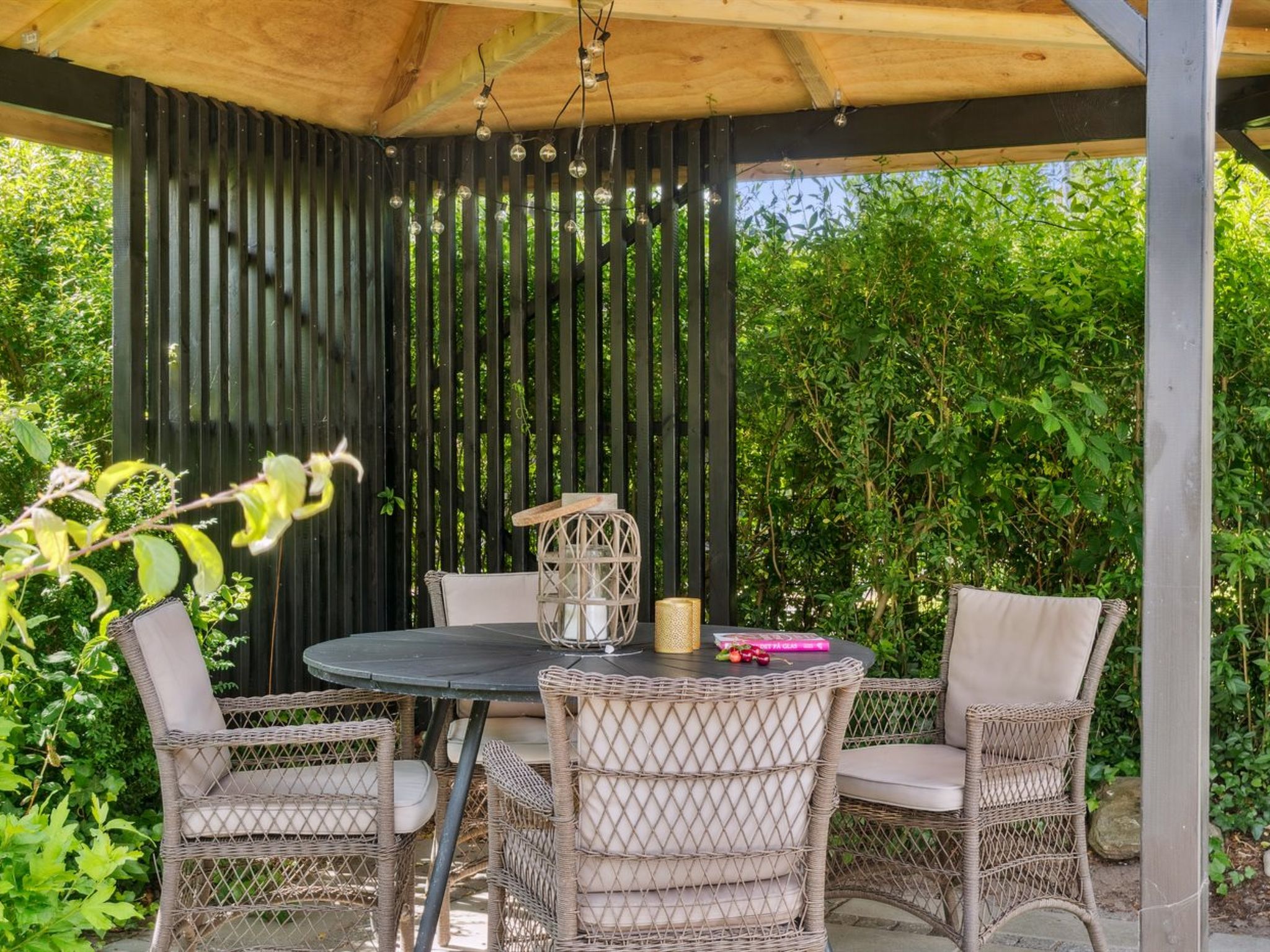 "Botwith" - 125m from the sea — Terrace (3 of 37)