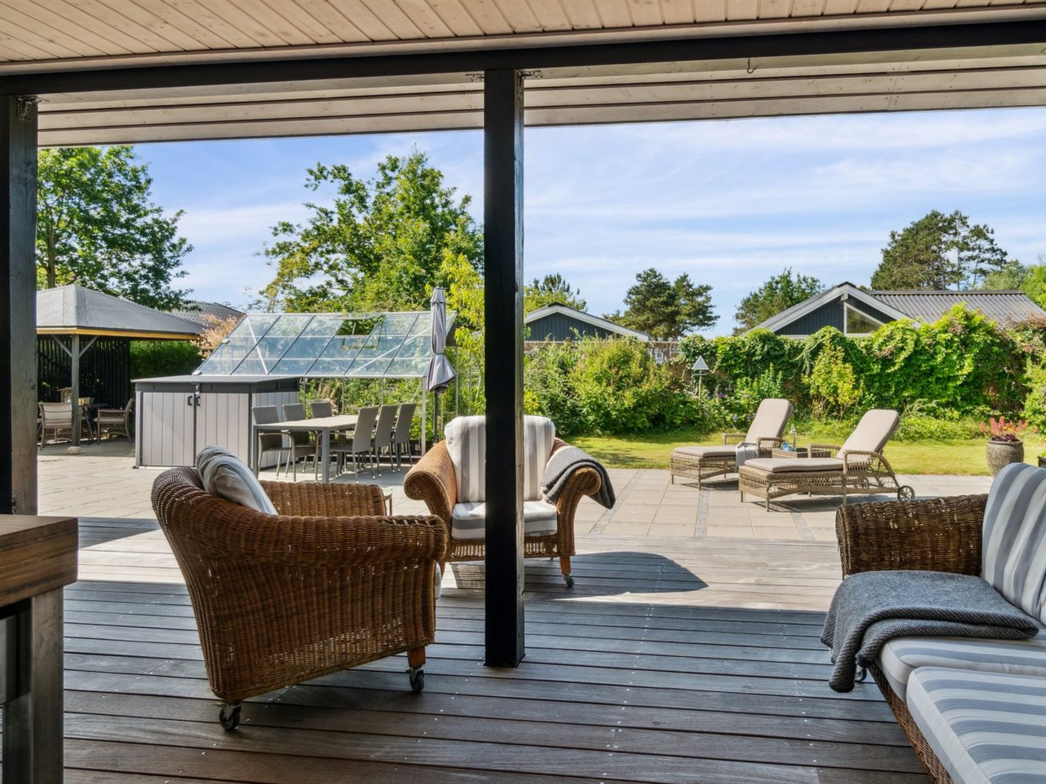 "Botwith" - 125m from the sea — Terrace (4 of 37)