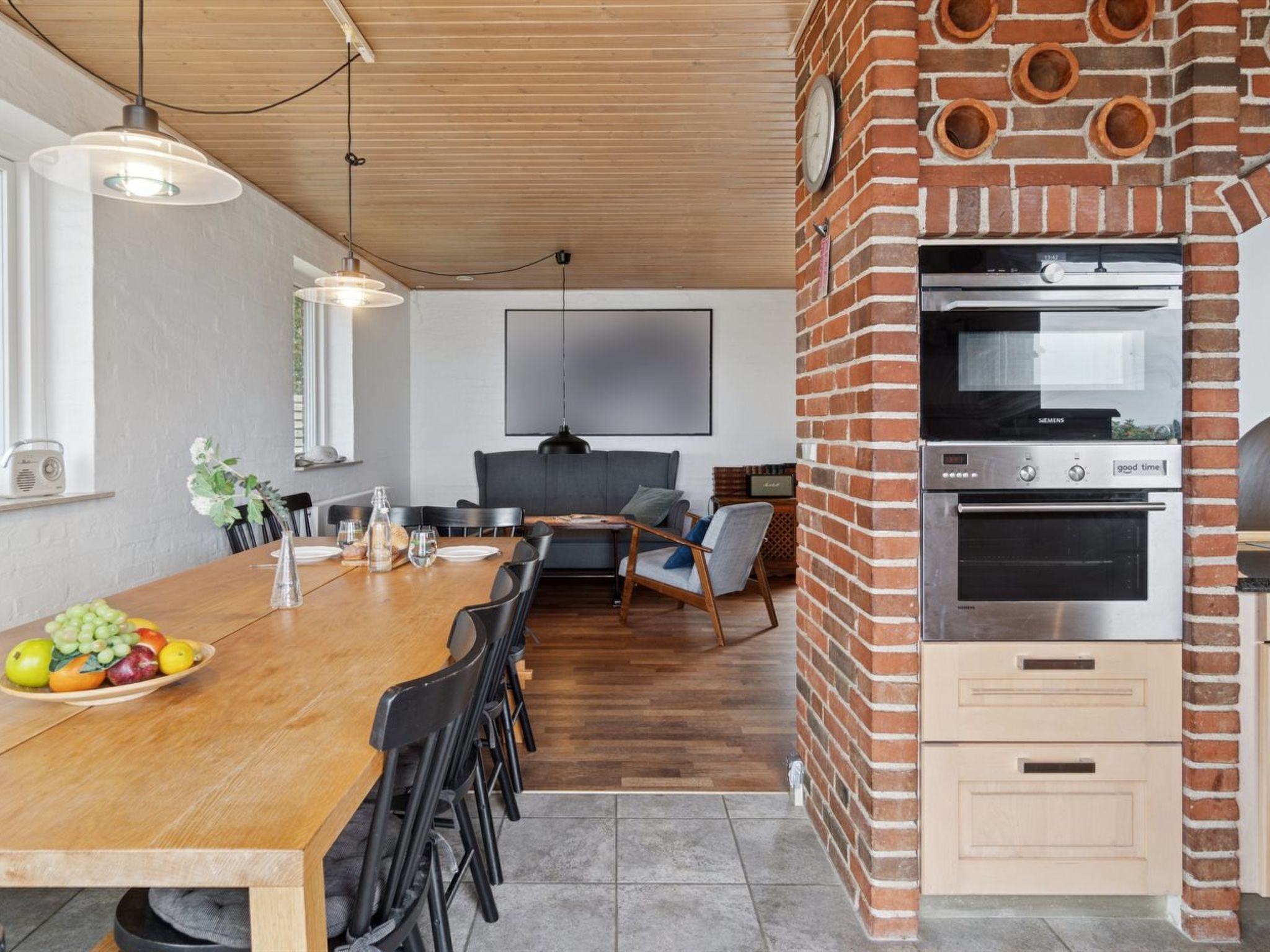 "Dzavid" - 50m from the sea - Binnen