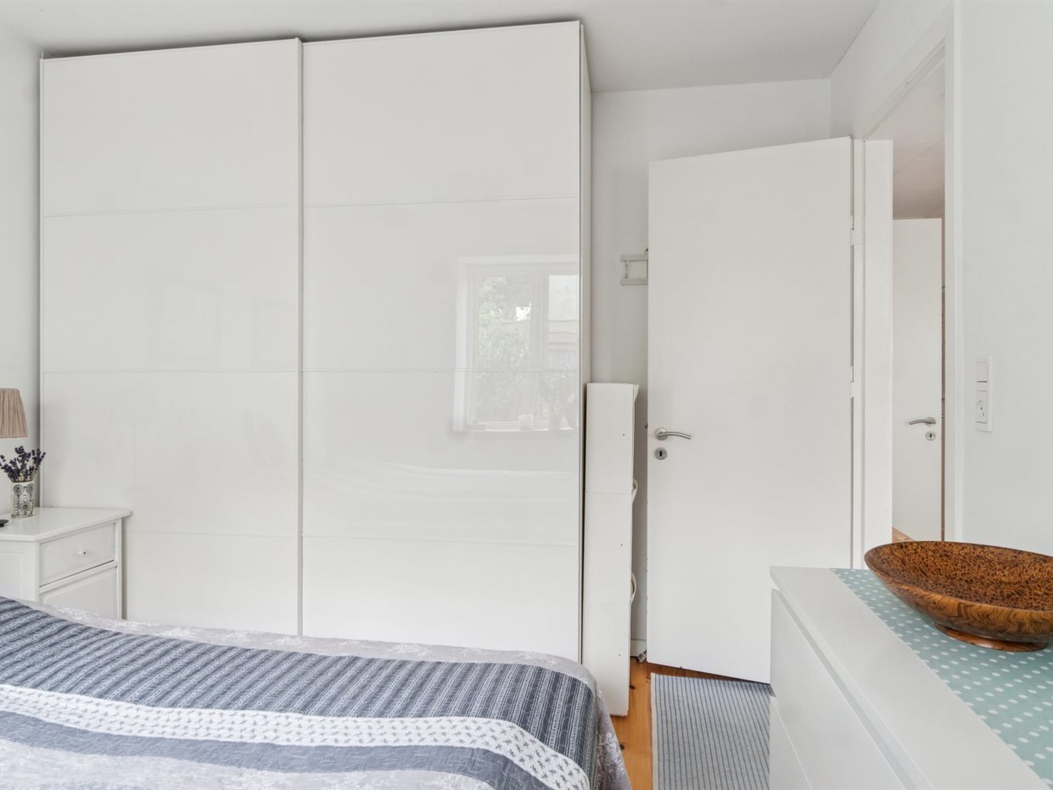 "Varma" - 25m from the sea - Binnen