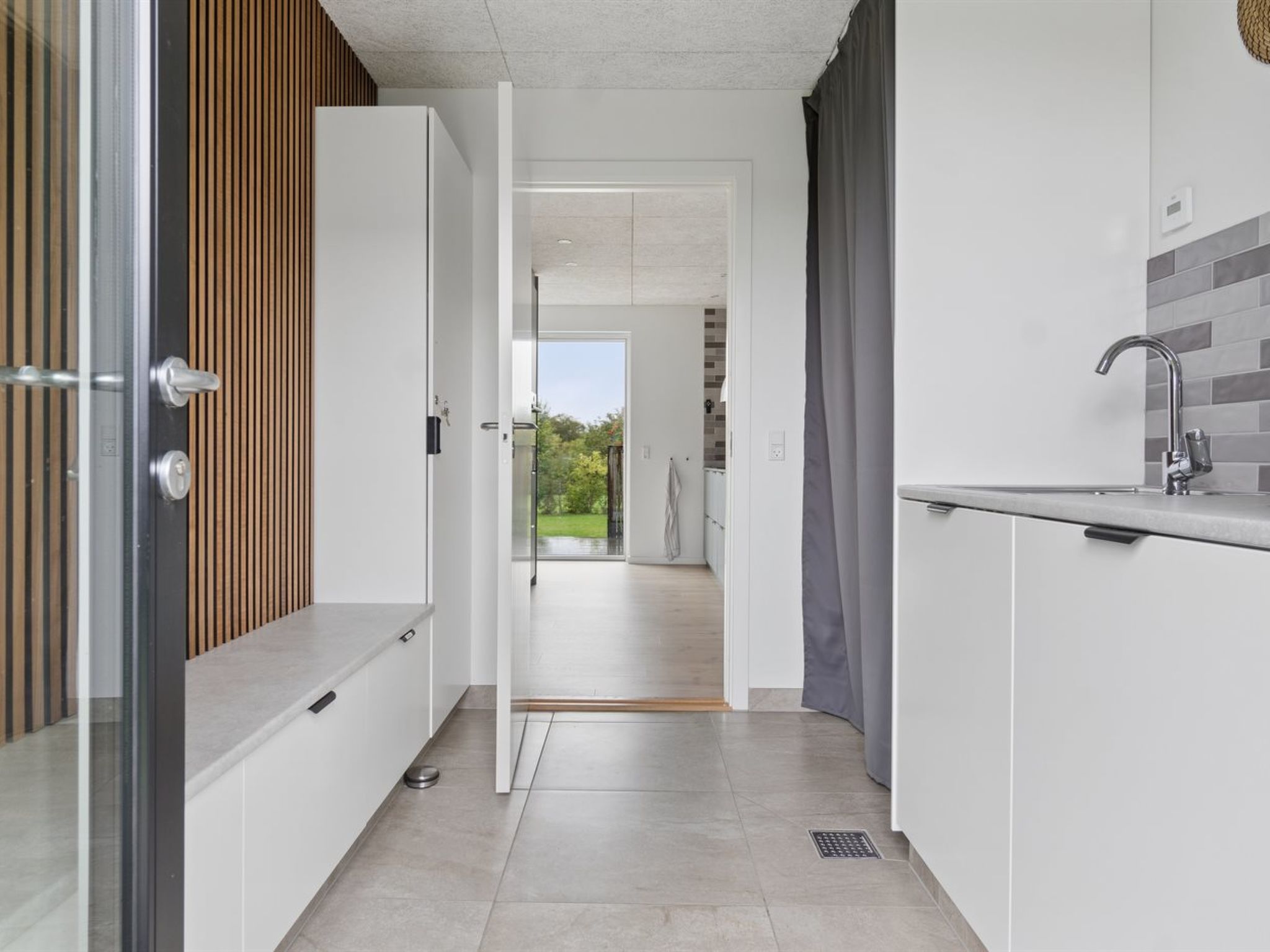 "Ragmar" - 525m from the sea - Inside
