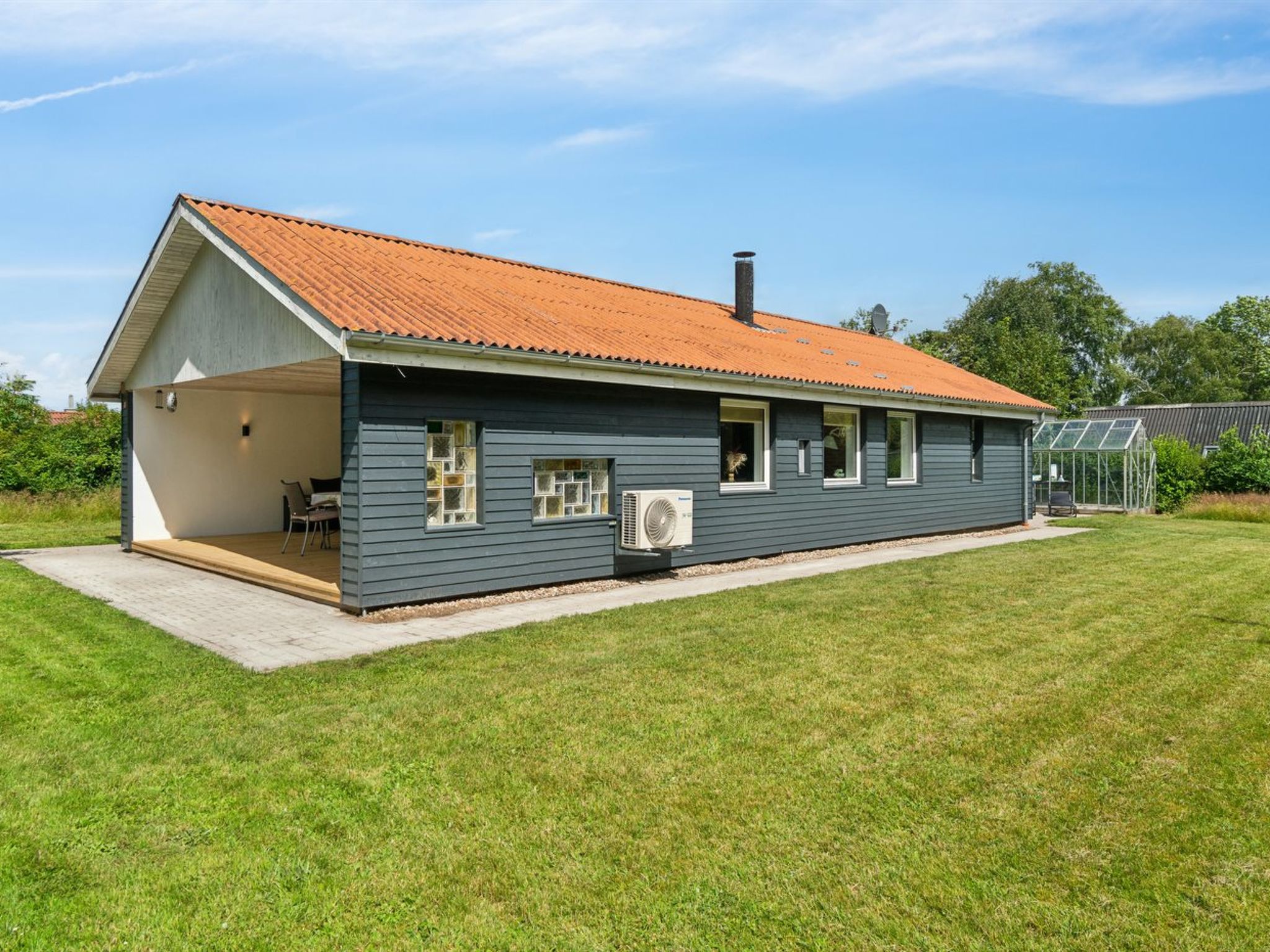 "Geske" - 3.2km from the sea - Outside