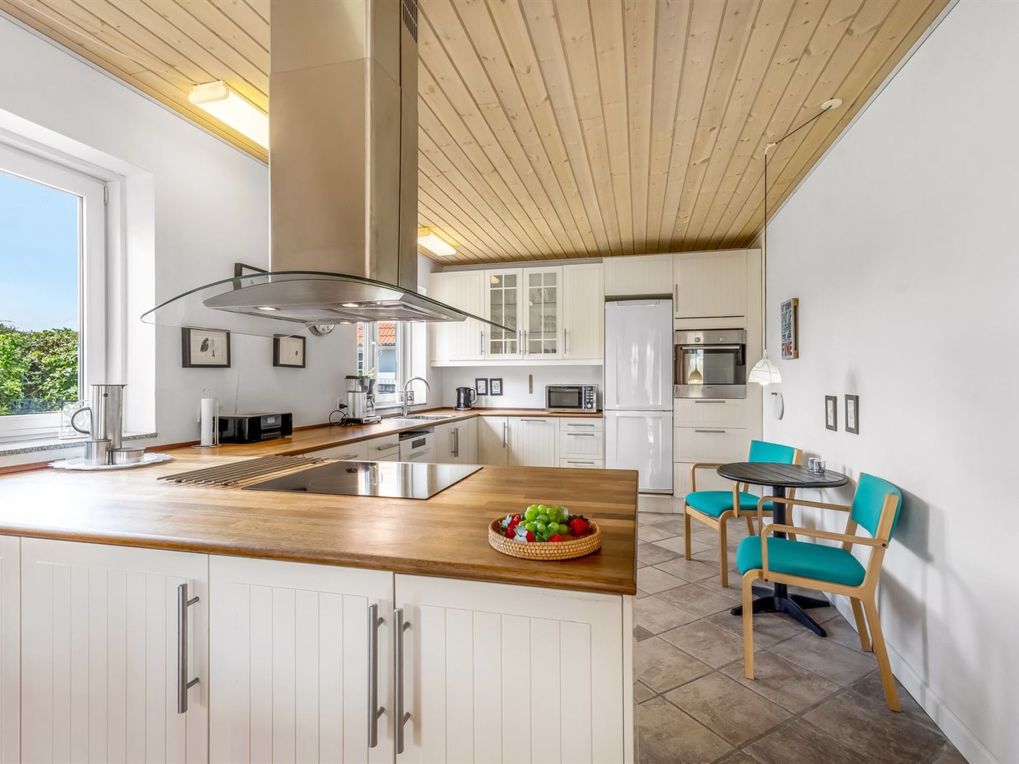 "Ettie" - 6km from the sea - Binnen