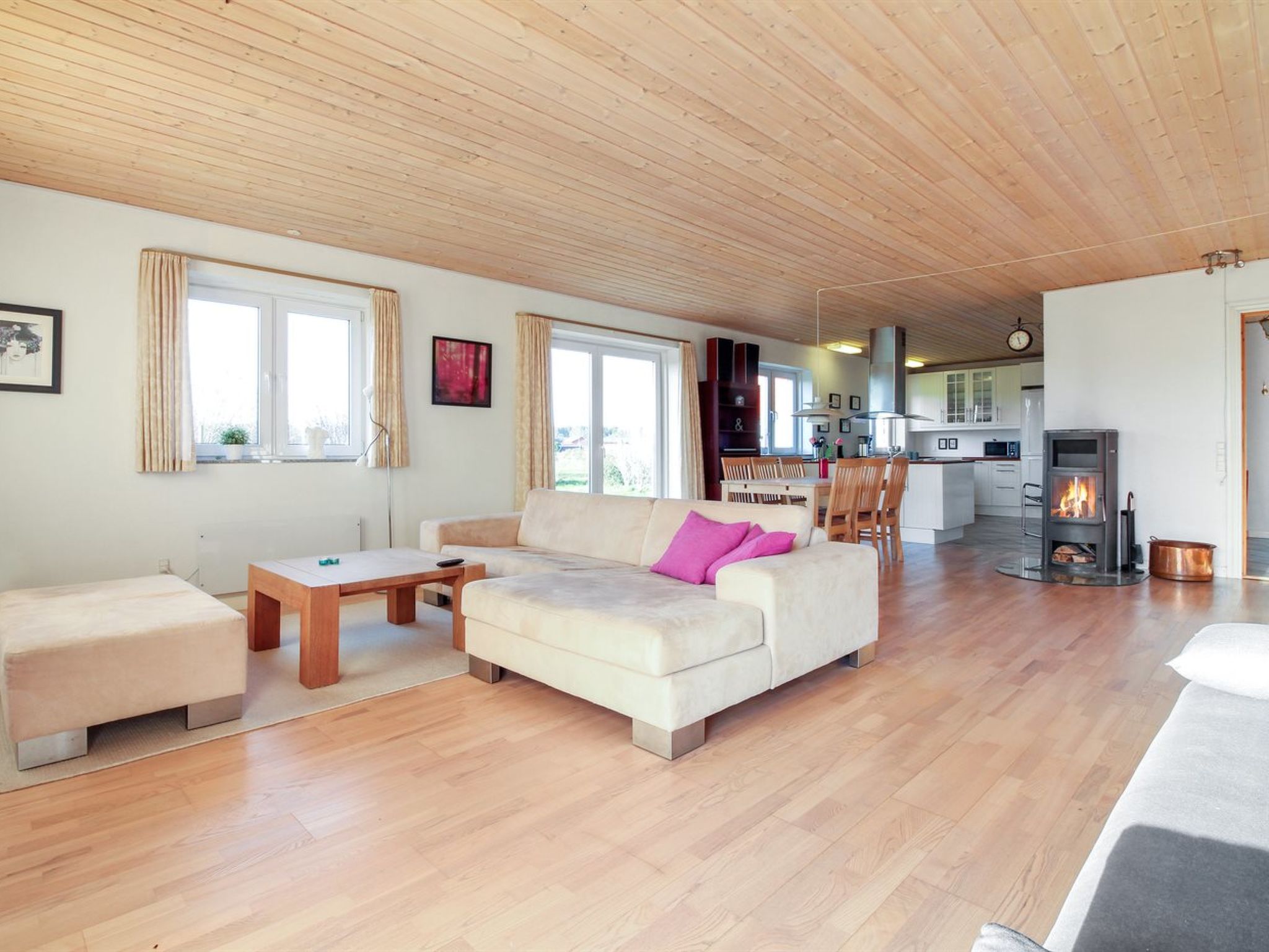 "Ettie" - 6km from the sea-Binnen