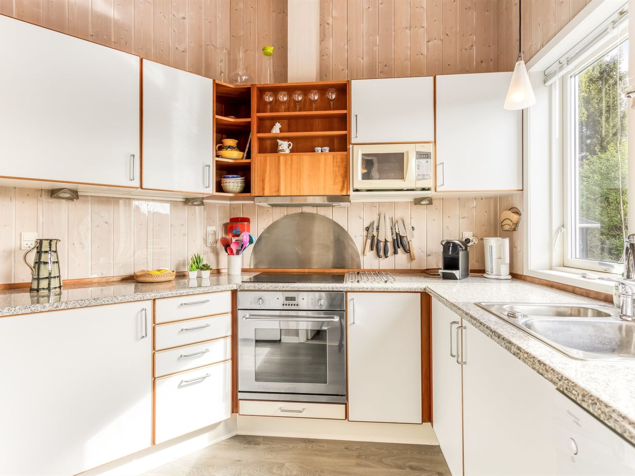 "Winona" - 250m from the sea-Inside