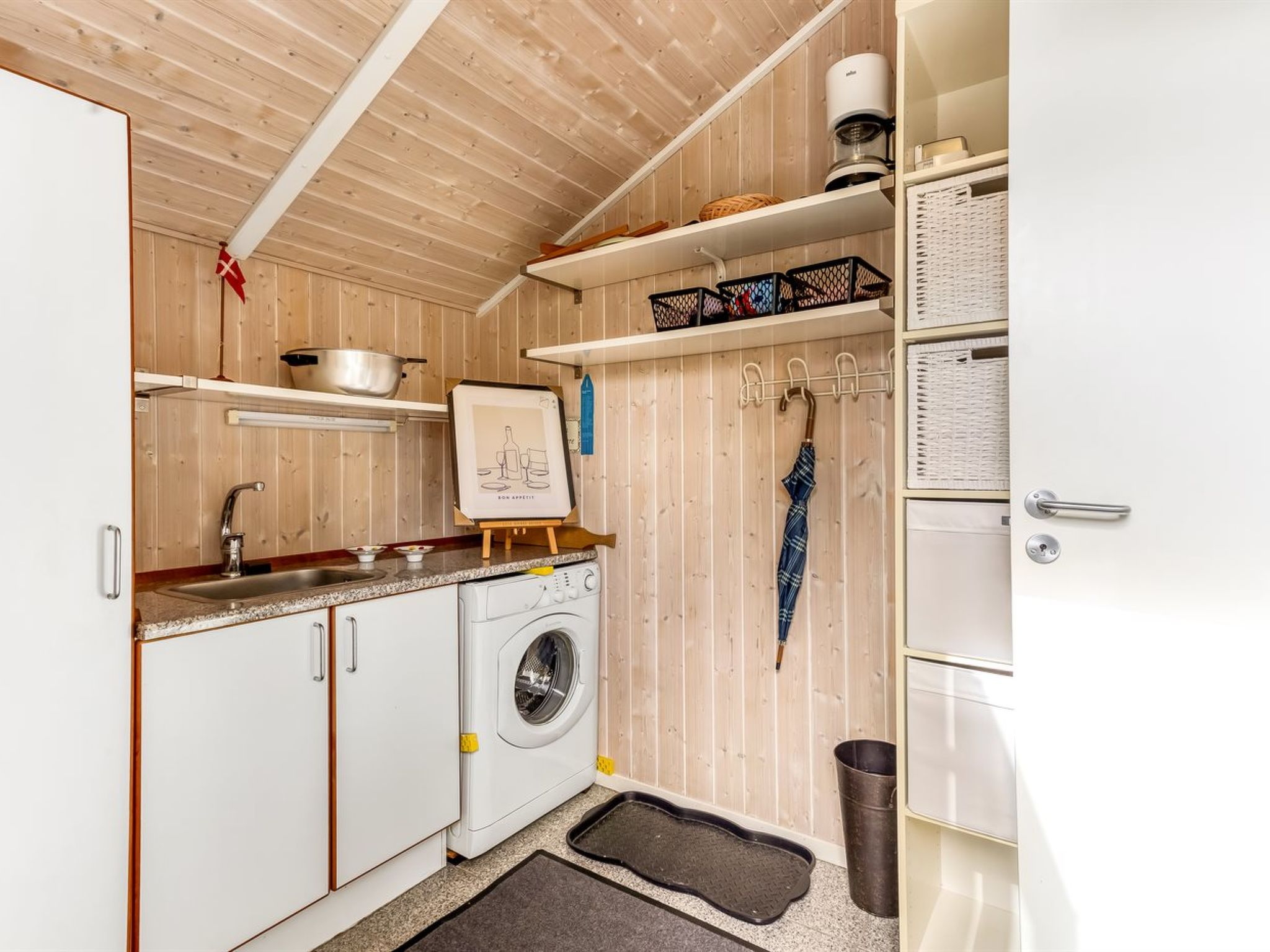 "Winona" - 250m from the sea - Inside
