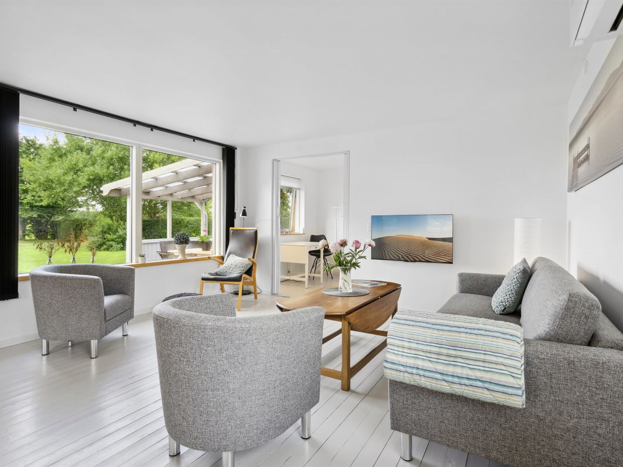"Henric" - 500m from the sea-Binnen