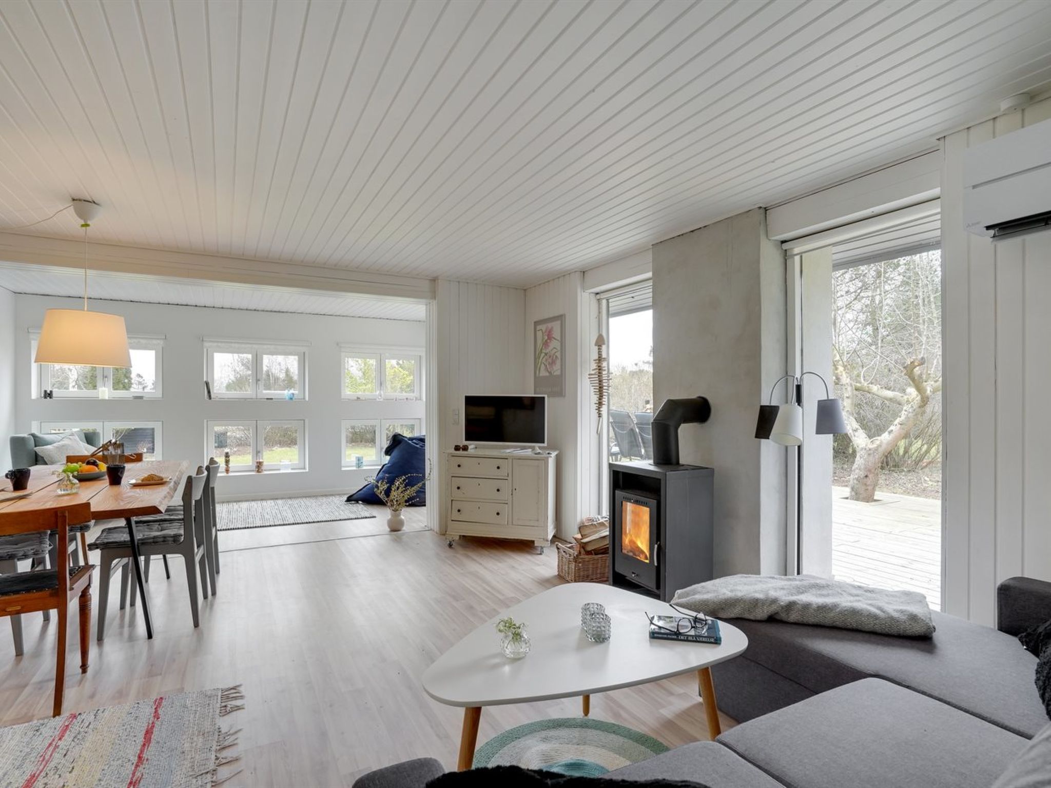 "Hendrina" - 500m from the sea-Binnen