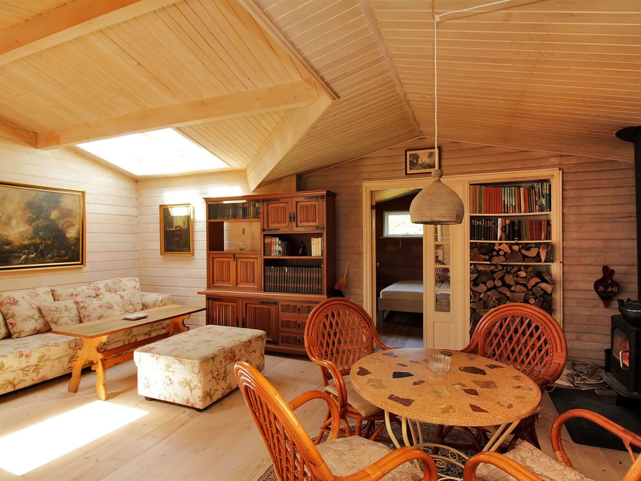 "Enrik" - 123m from the sea - Drinnen