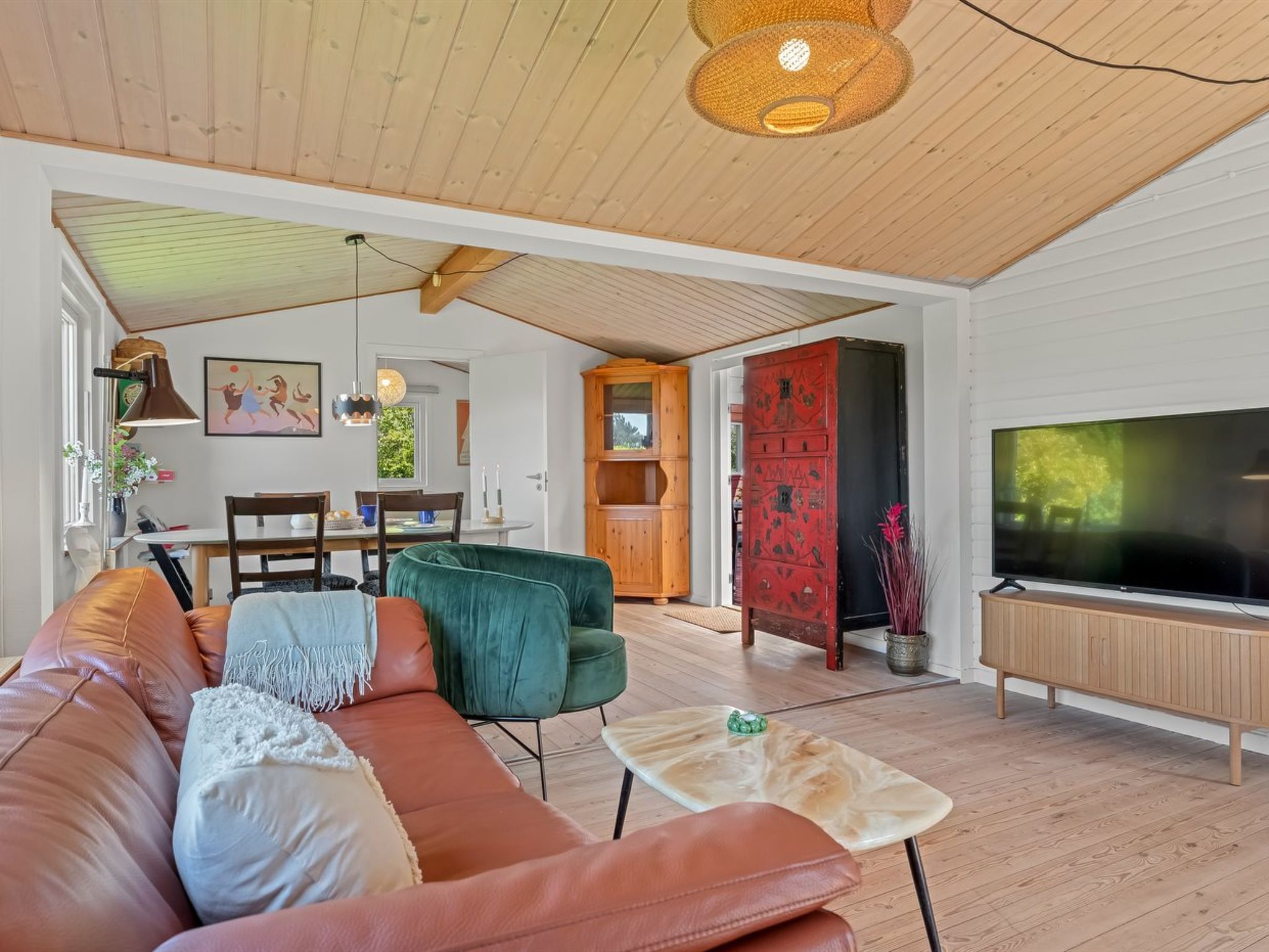 "Oona" - 700m from the sea-Inside