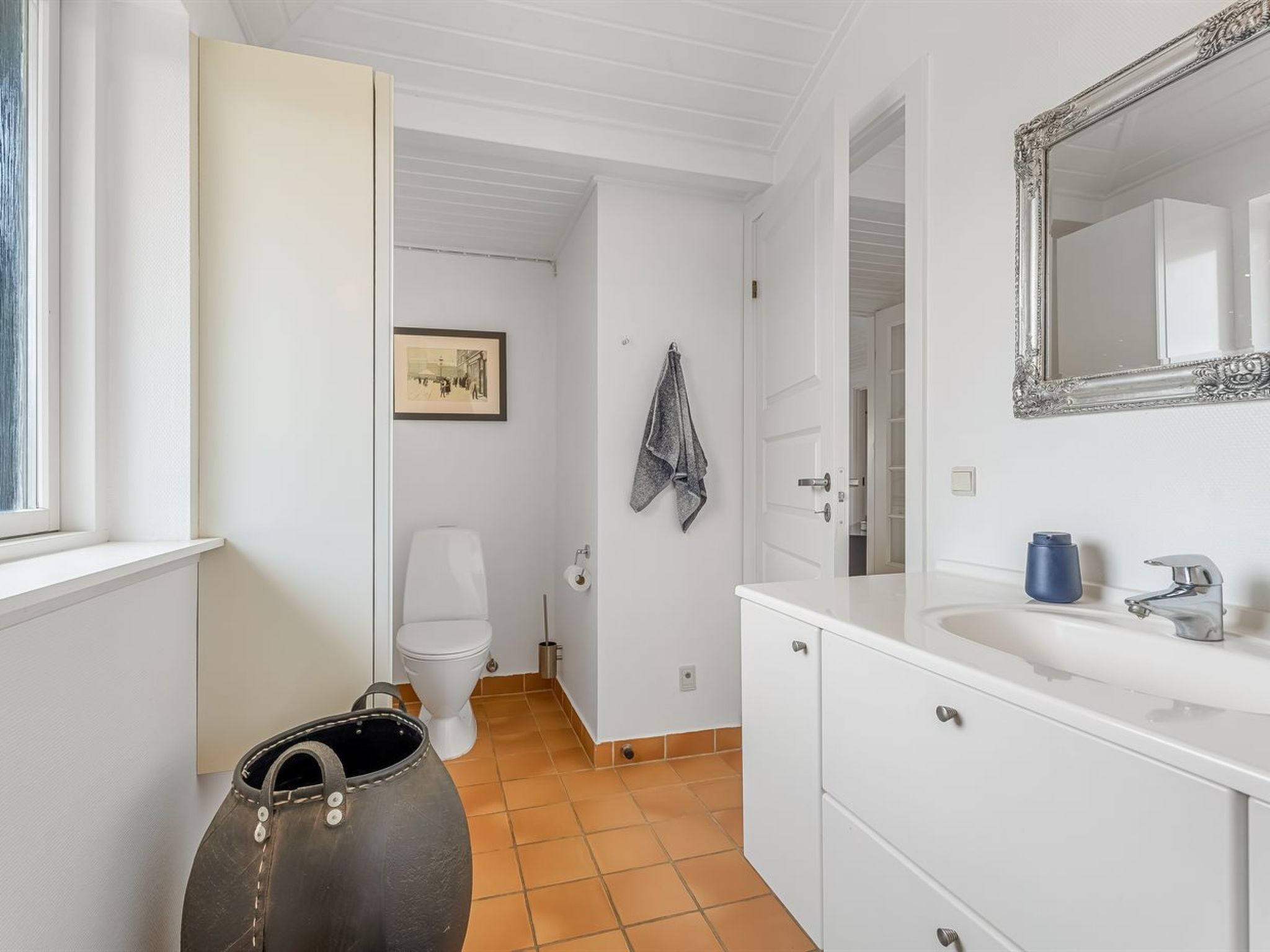 "Glenda" - 2.1km from the sea-Binnen