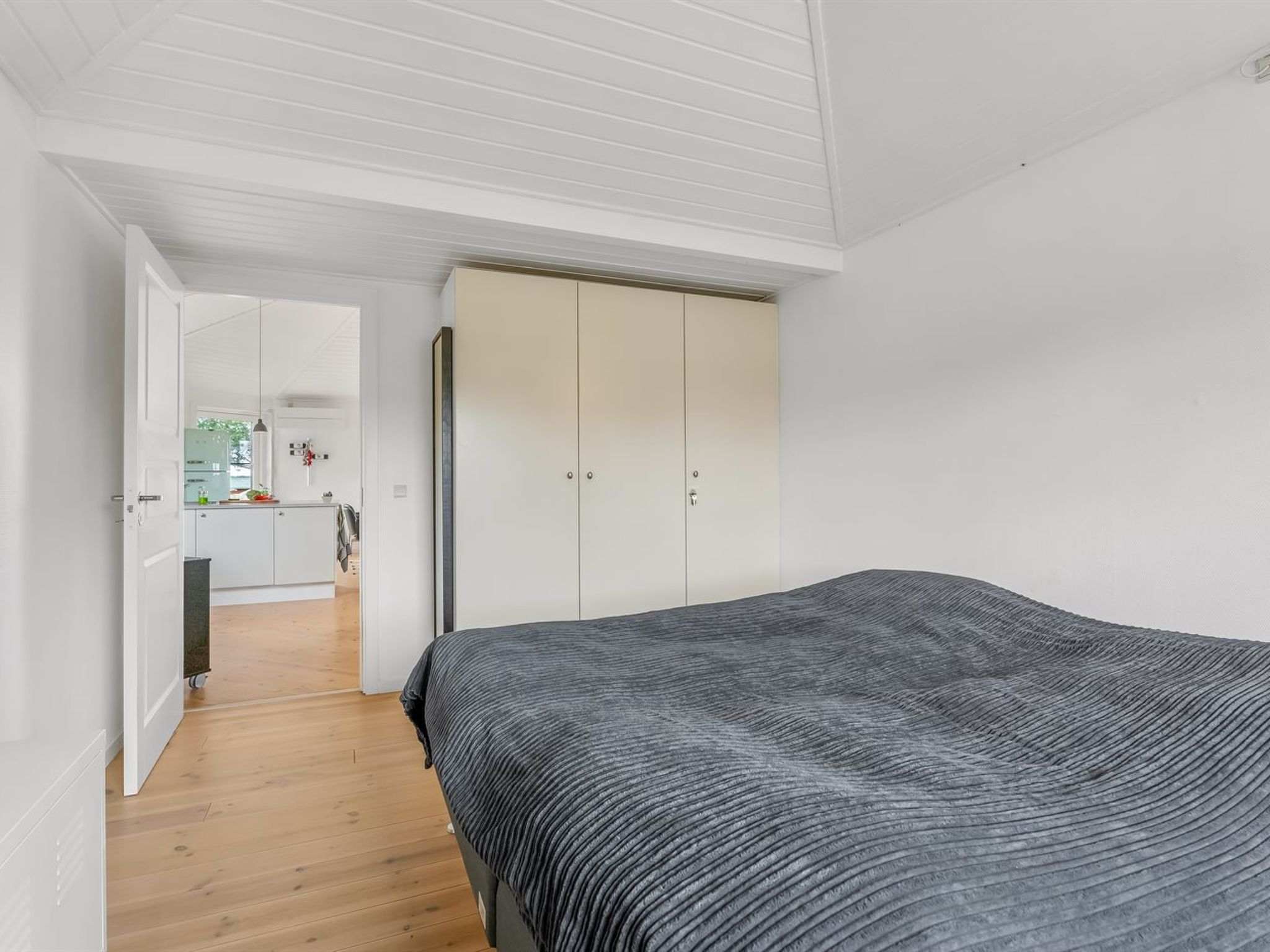 "Glenda" - 2.1km from the sea-Binnen