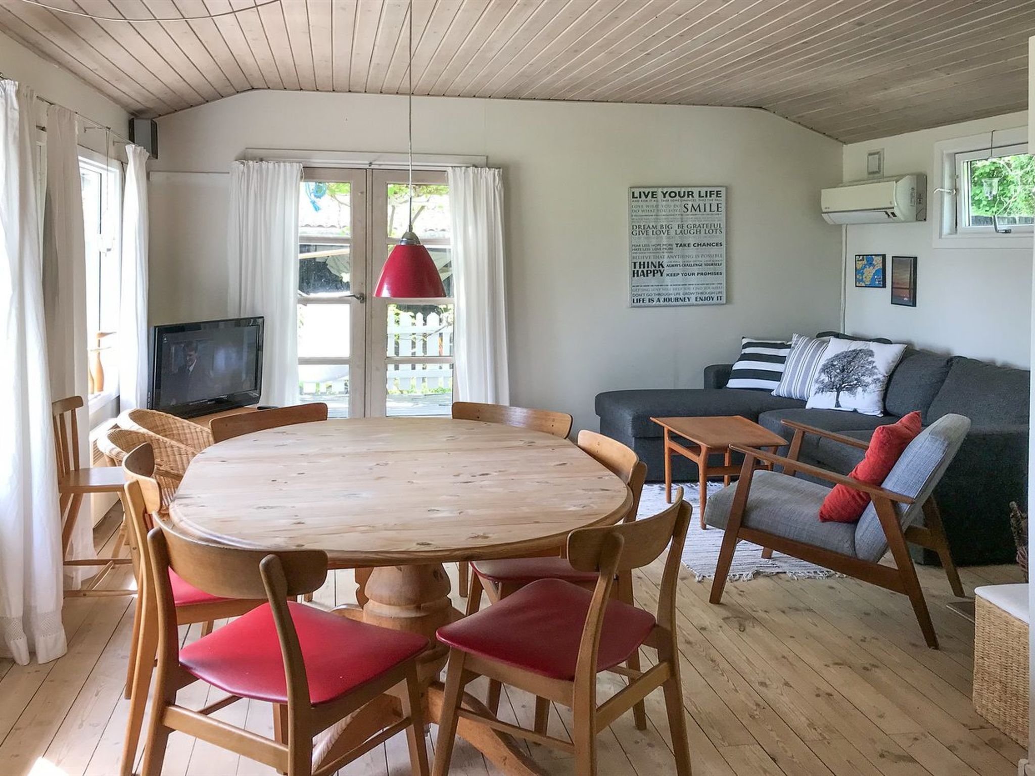 "Vojo" - 100m from the sea - Binnen
