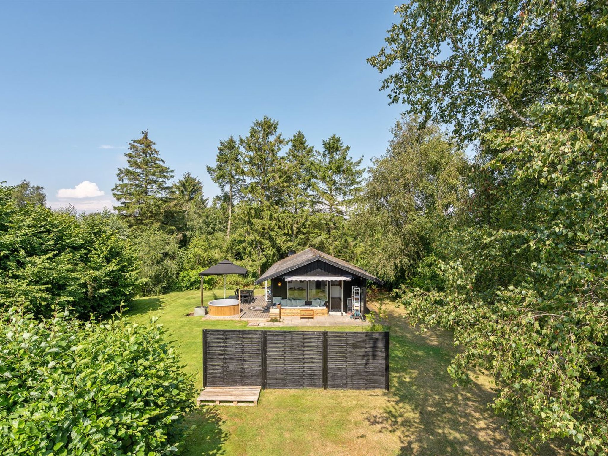 "Edny" - 210m from the sea-Buiten