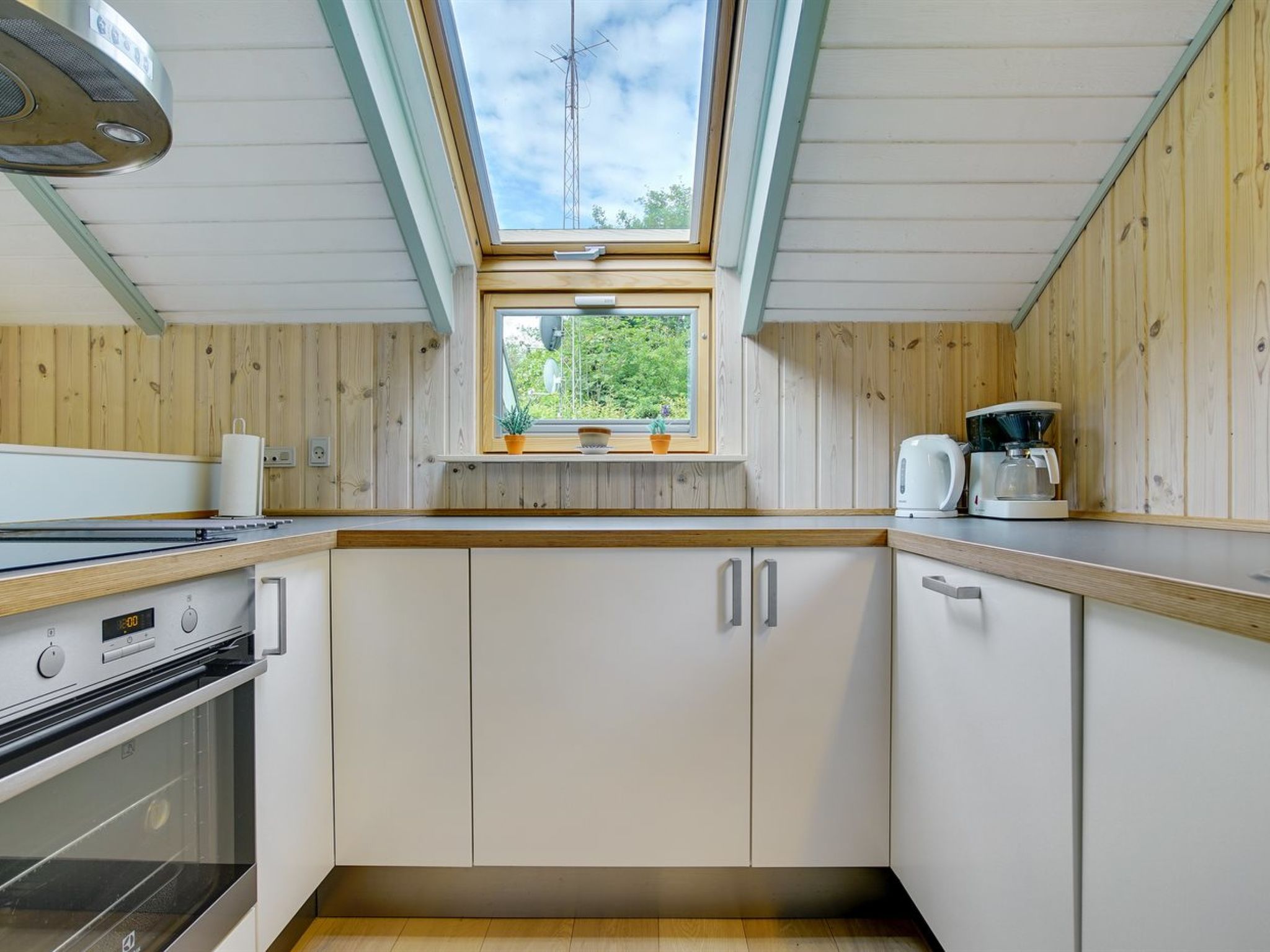 "Nadezda" - 450m from the sea-Binnen