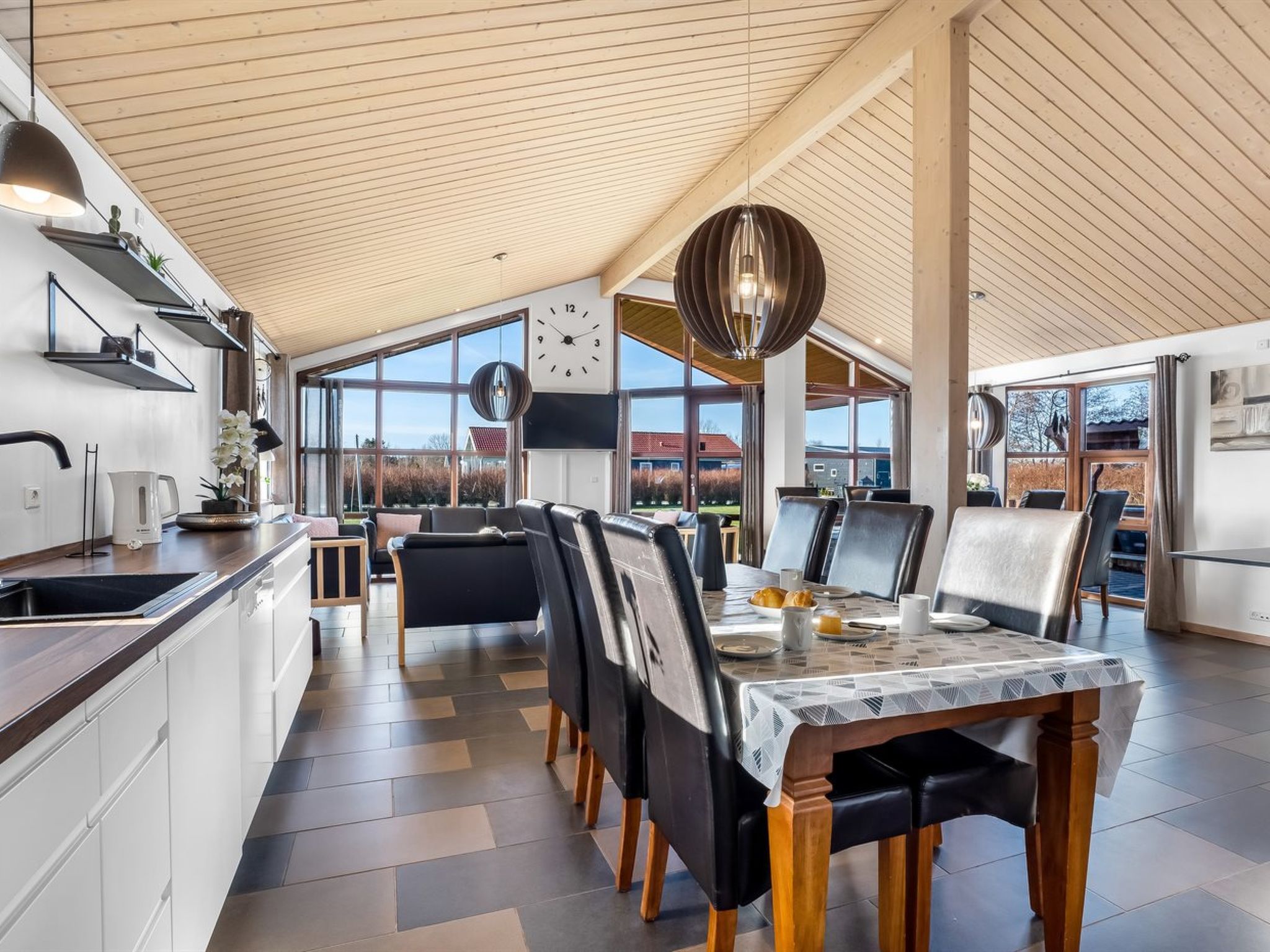 "Niela" - 800m from the sea - Drinnen