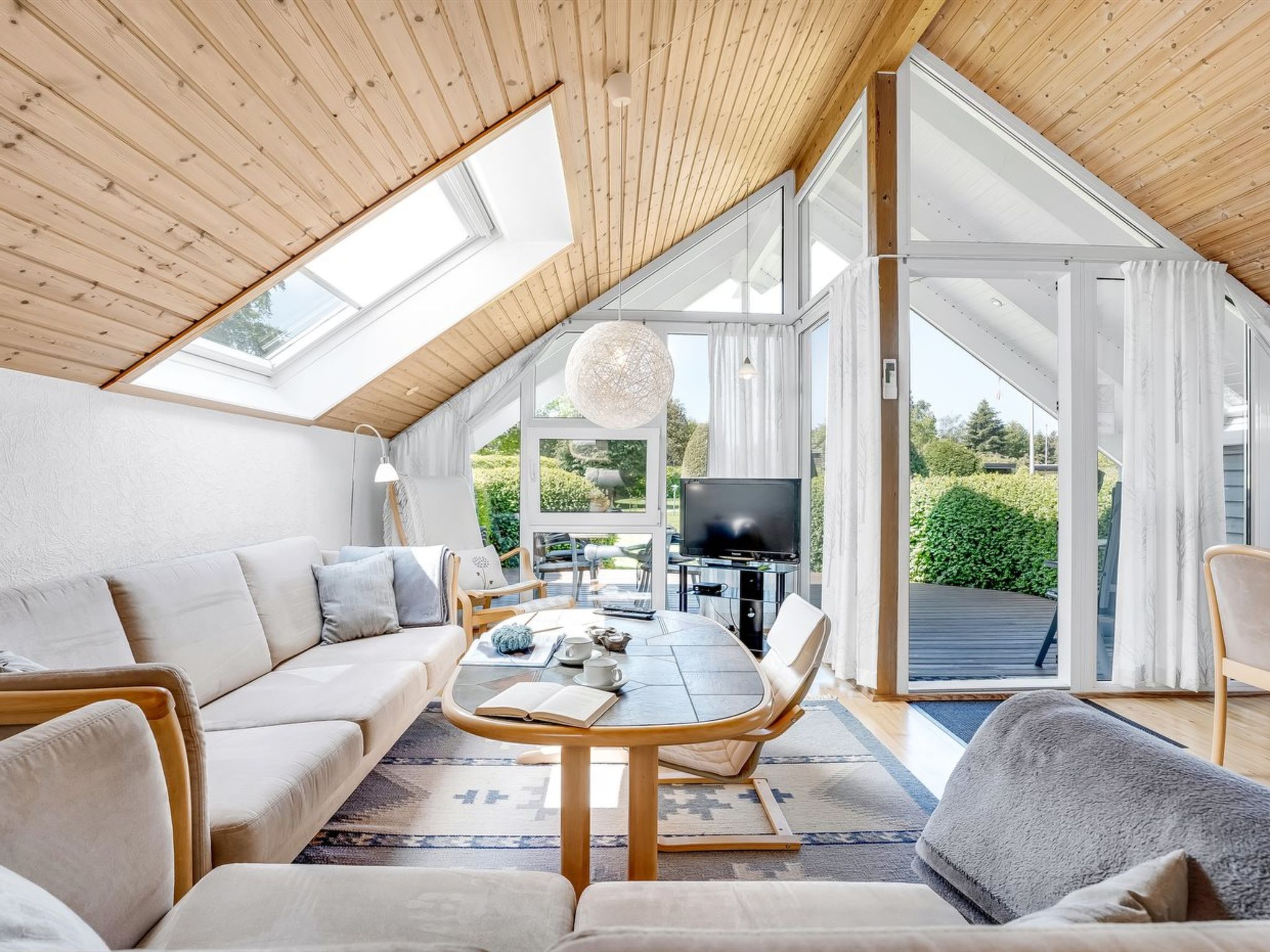 "Tytti" - 300m from the sea - Binnen