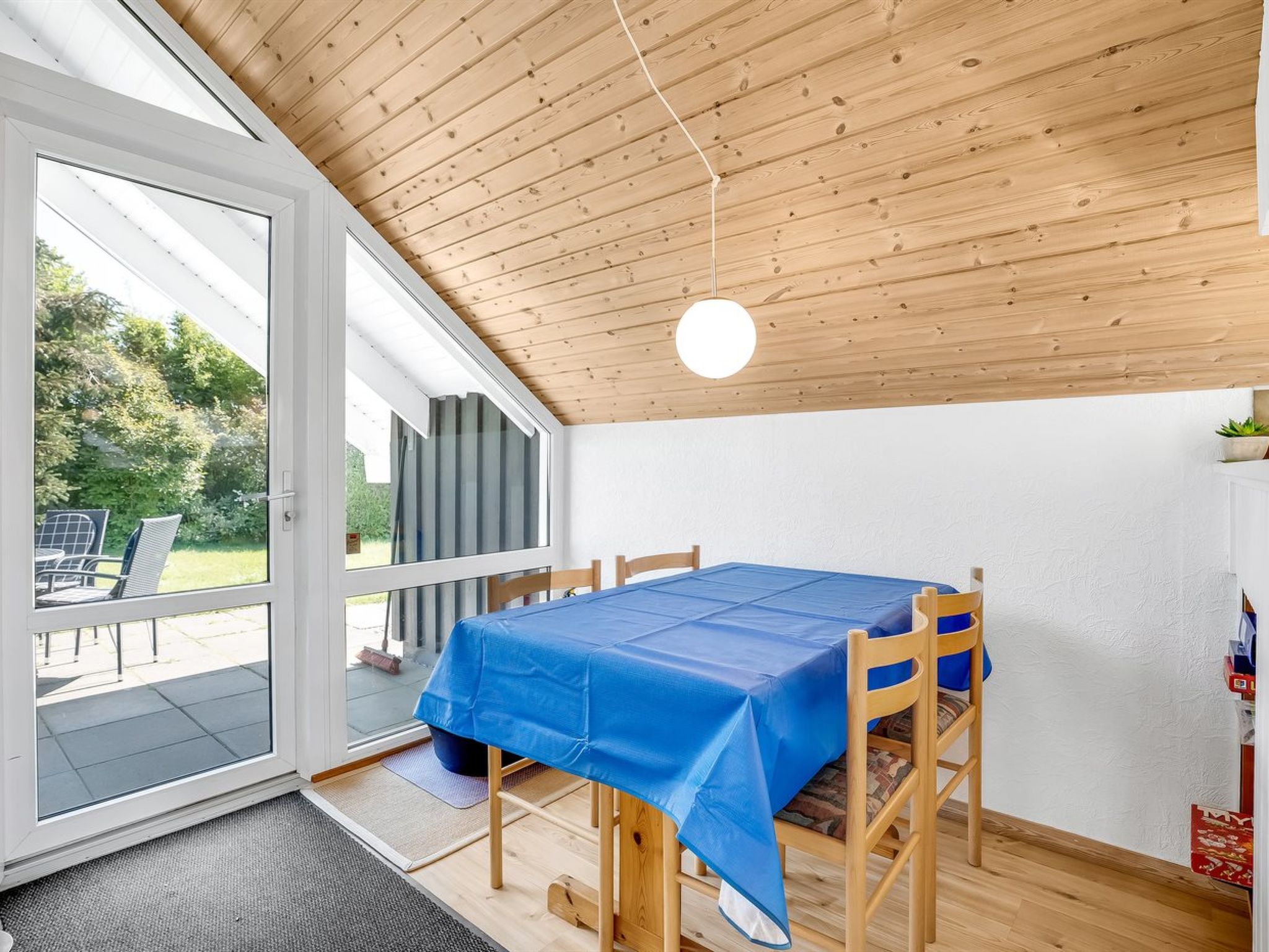 "Tytti" - 300m from the sea - Binnen
