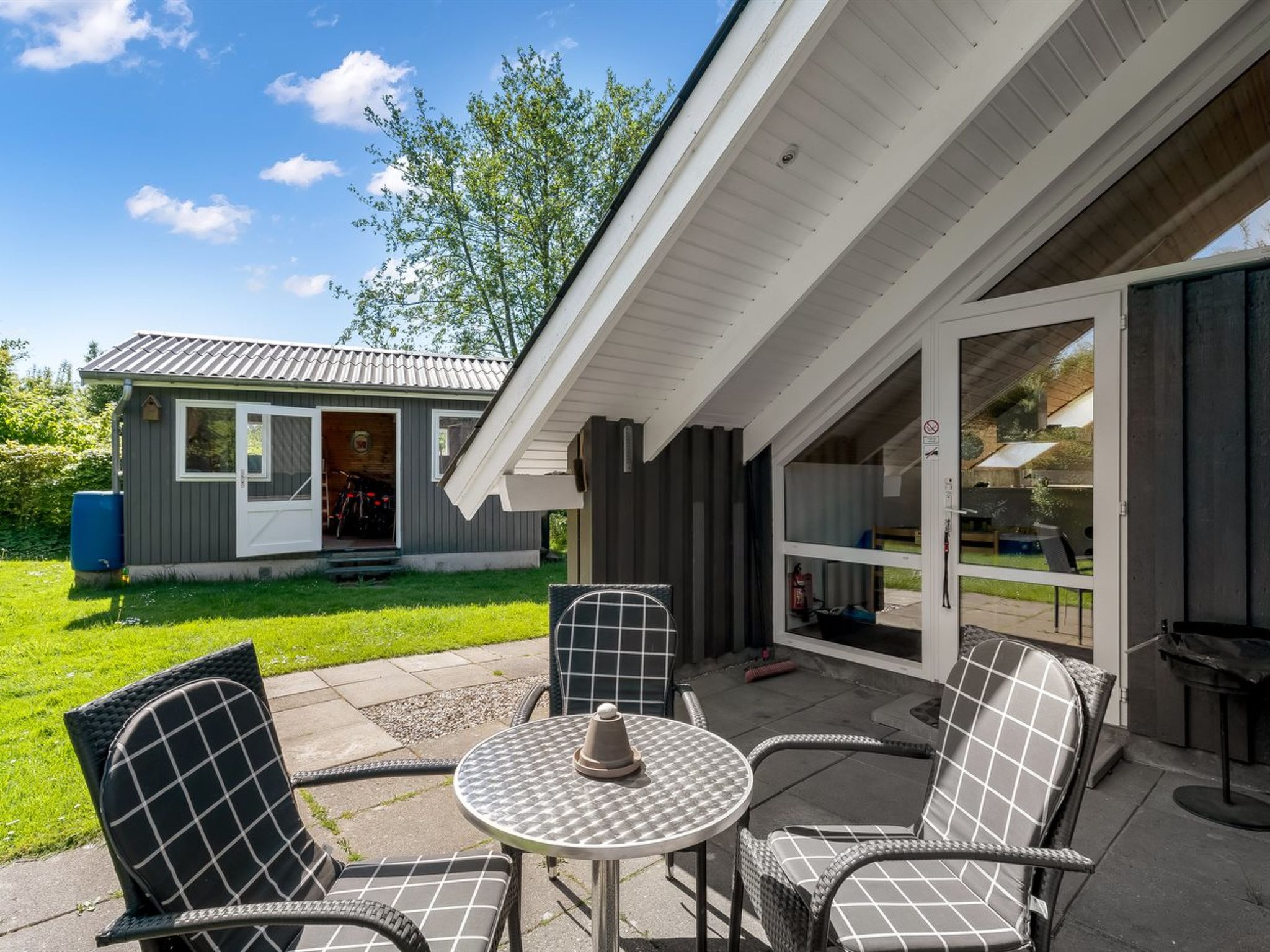 "Tytti" - 300m from the sea - Buiten