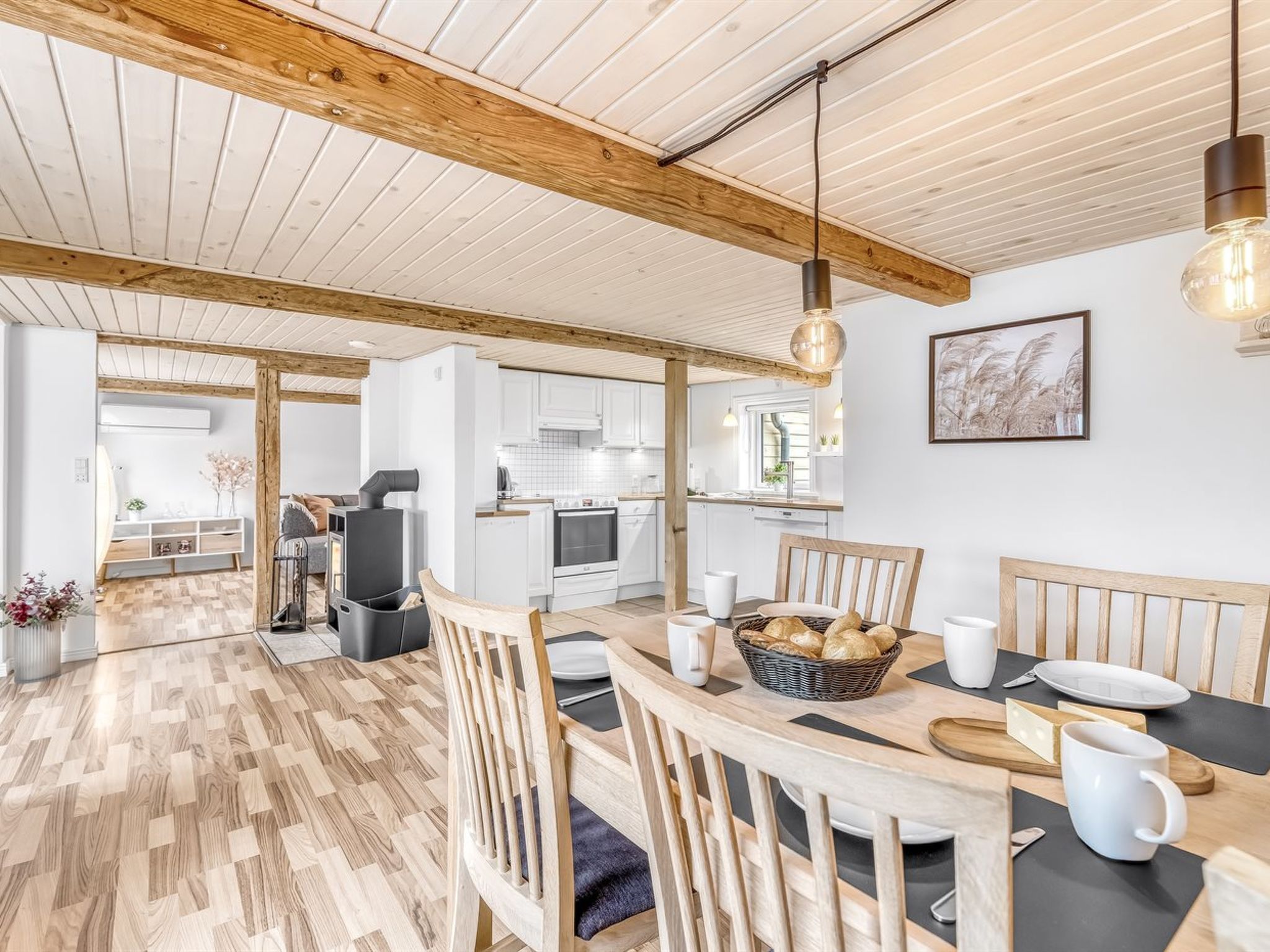 "Anneke" - 1.3km from the sea-Dedans