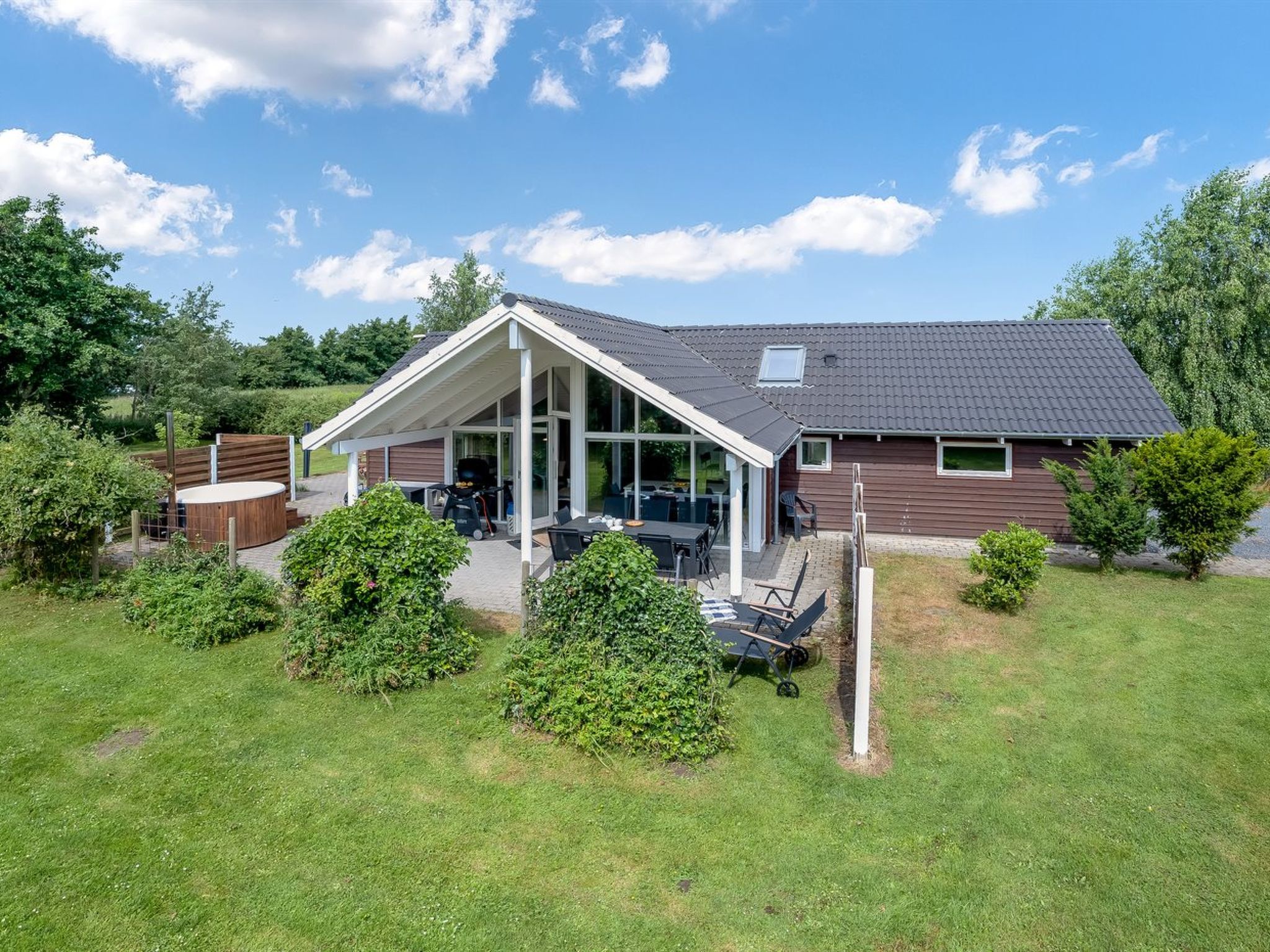 "Mika" - 800m from the sea-Buiten