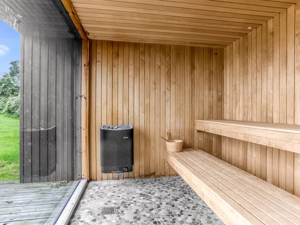 'Litle' - 30m from the sea