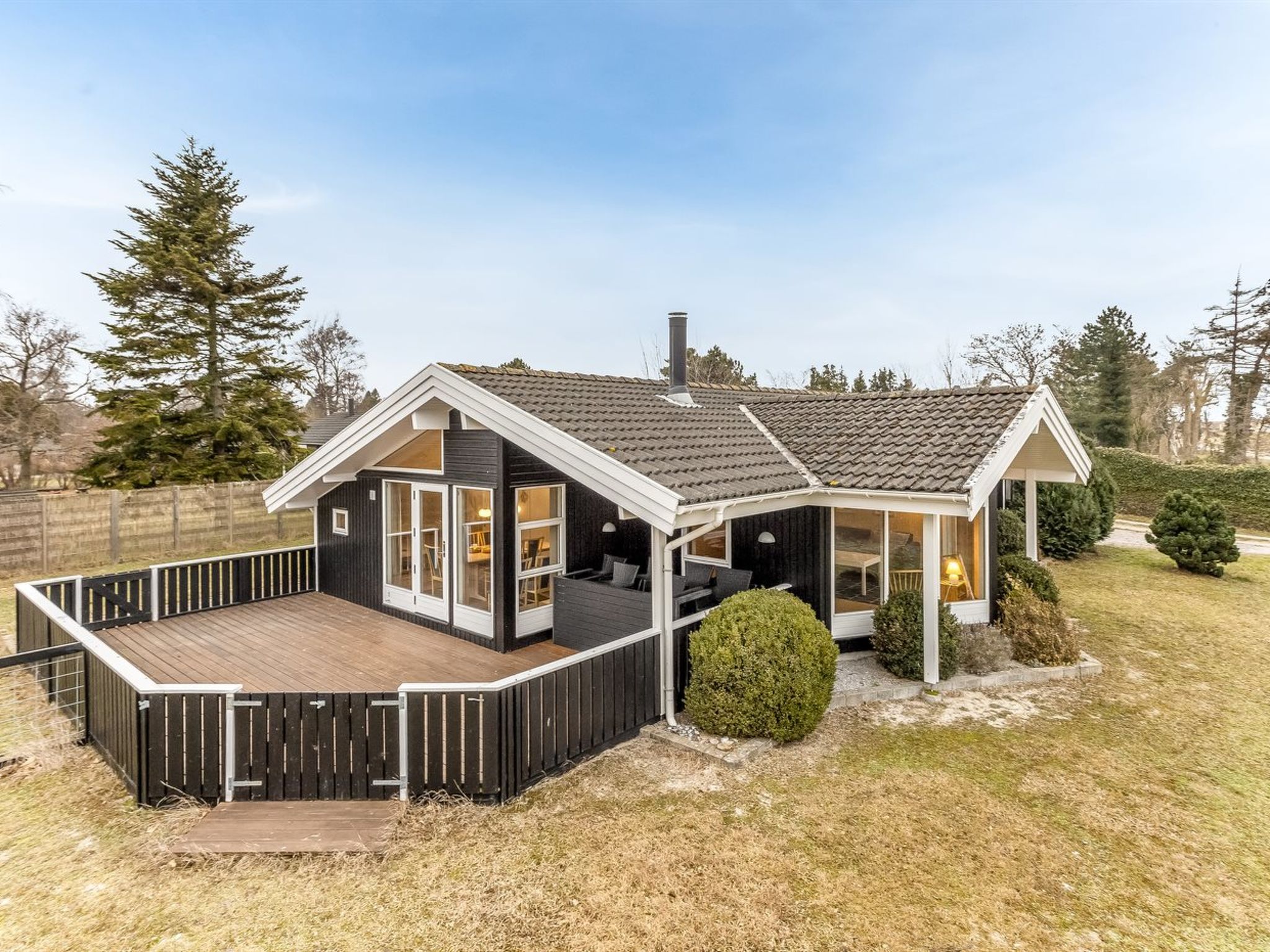 'Garth' - 50m from the sea