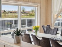 Vrijstaande woning met sauna op 900 meter van het strand van Væggerløse - thumbnail 2
