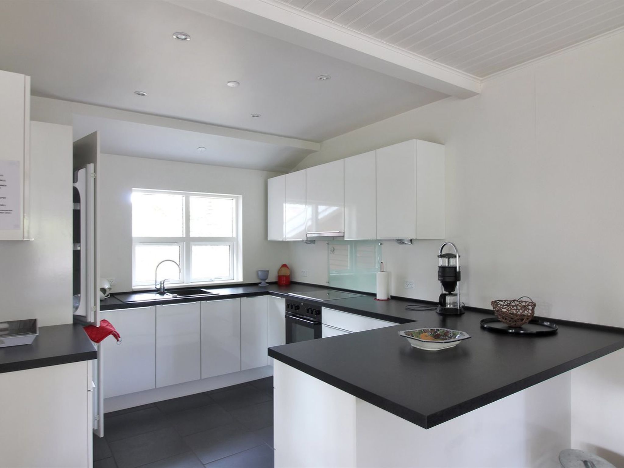 "Borica" - 100m from the sea - Binnen